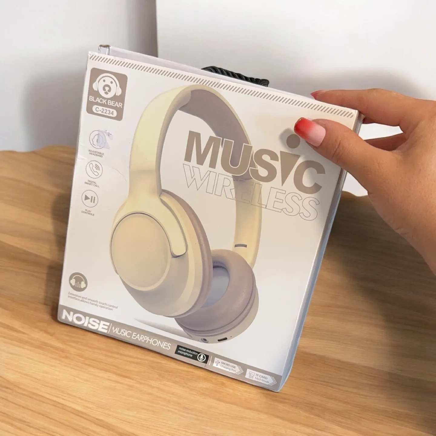 Black Bear C-2234 Wireless Noise Cancelling Headphones thumbnail