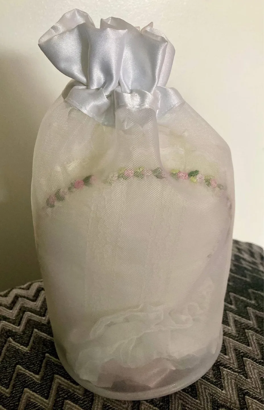 Vintage Lace & Satin Ring Bearer Pillow Set image indicator(4)