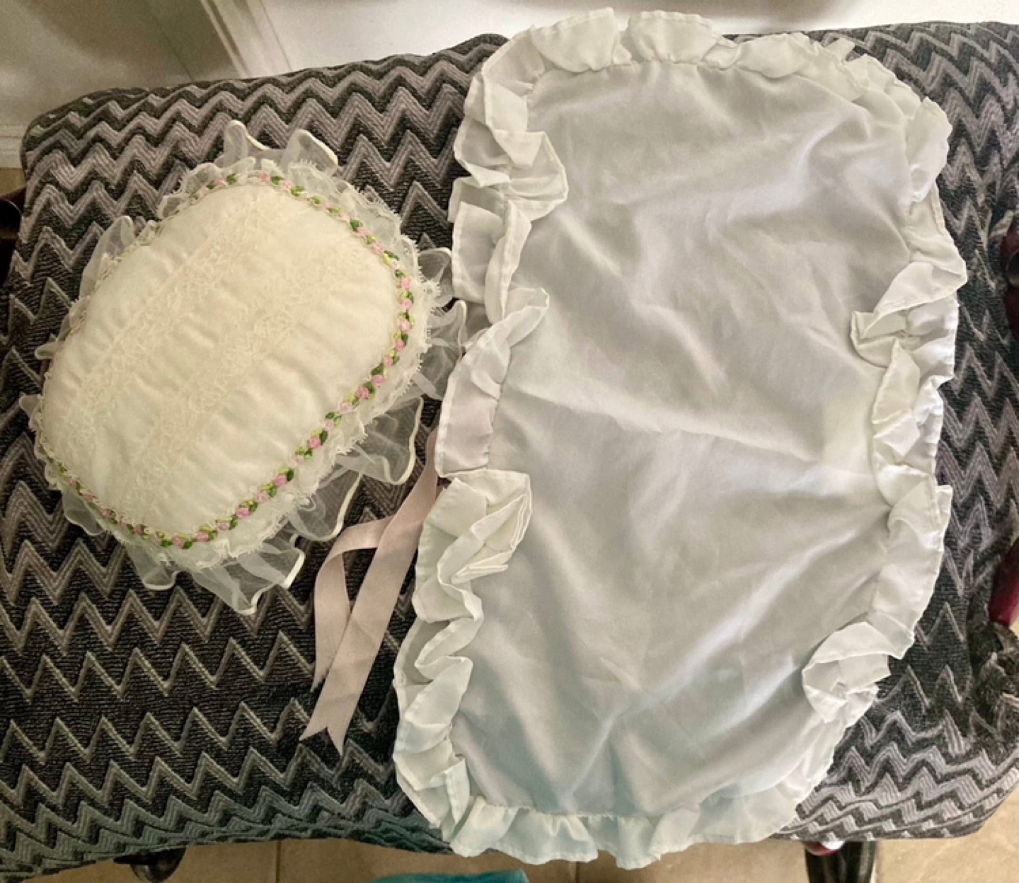 Vintage Lace & Satin Ring Bearer Pillow Set - photo 3