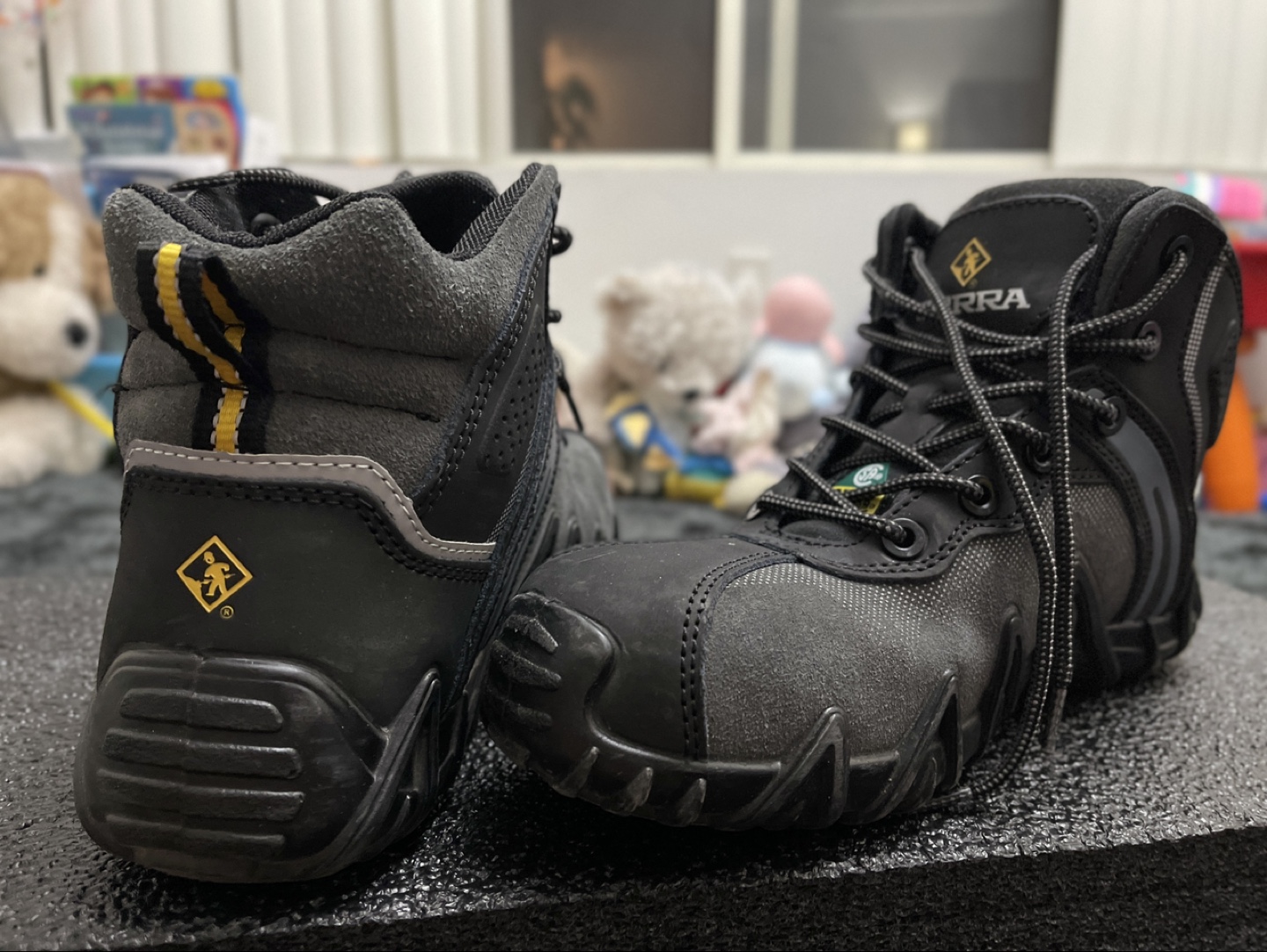 Terra Safety Boots - Size 8 US - photo 3