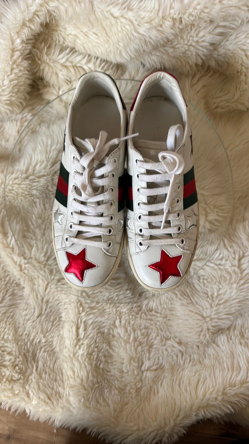 Gucci White Sneakers with Red Star Accents Size 35 for Women thumbnail