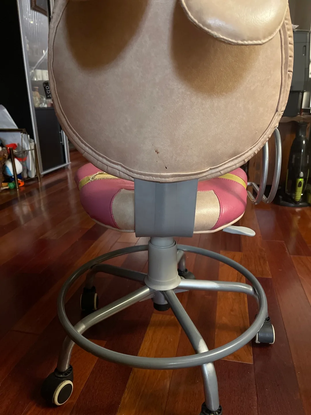 Free Rolling Chair - good for parts image indicator(4)