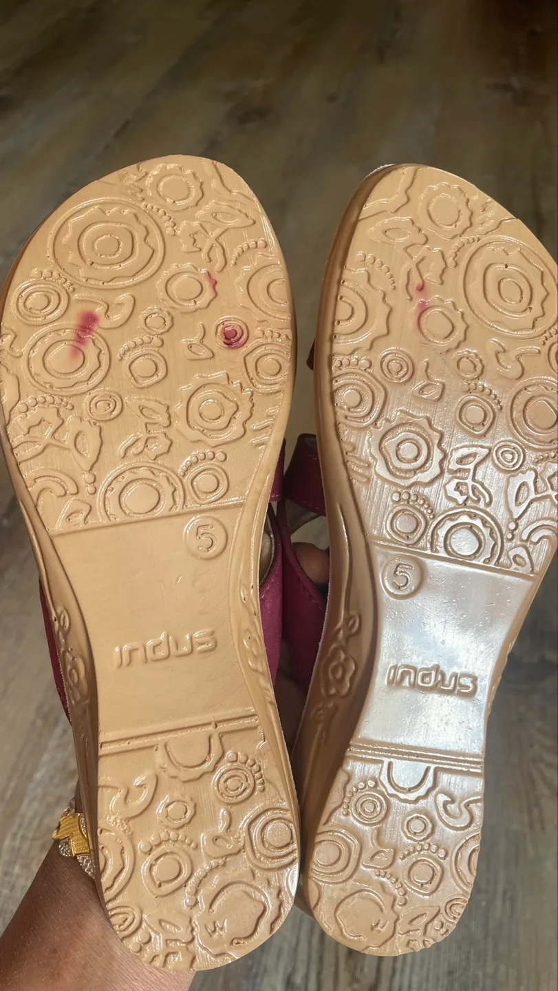 Women’s Burgundy Wedge Sandals (Please read description) image indicator(3)