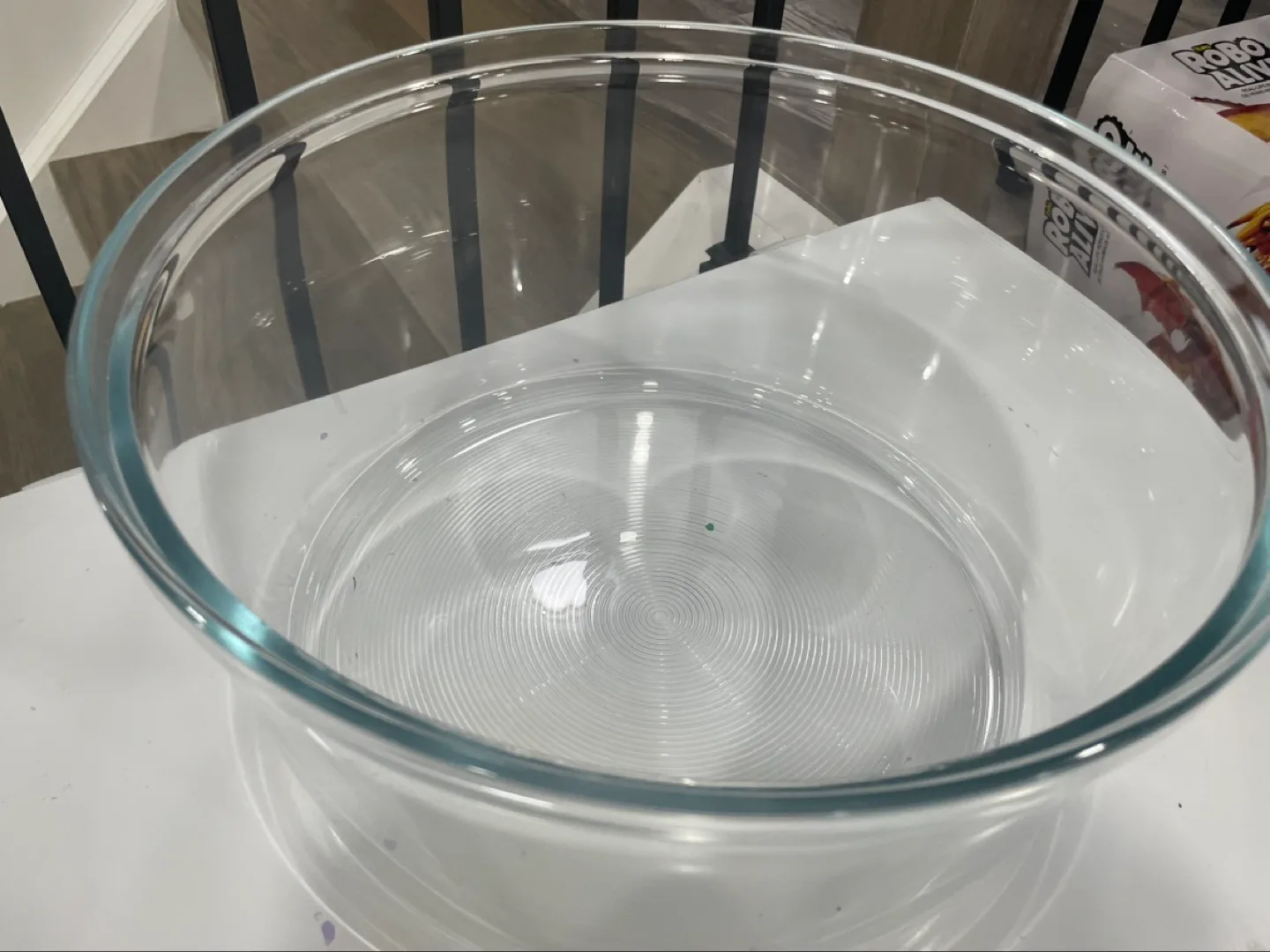 Extra  Large  16 quarts Clear Glass Mixing Bowl image indicator(4)
