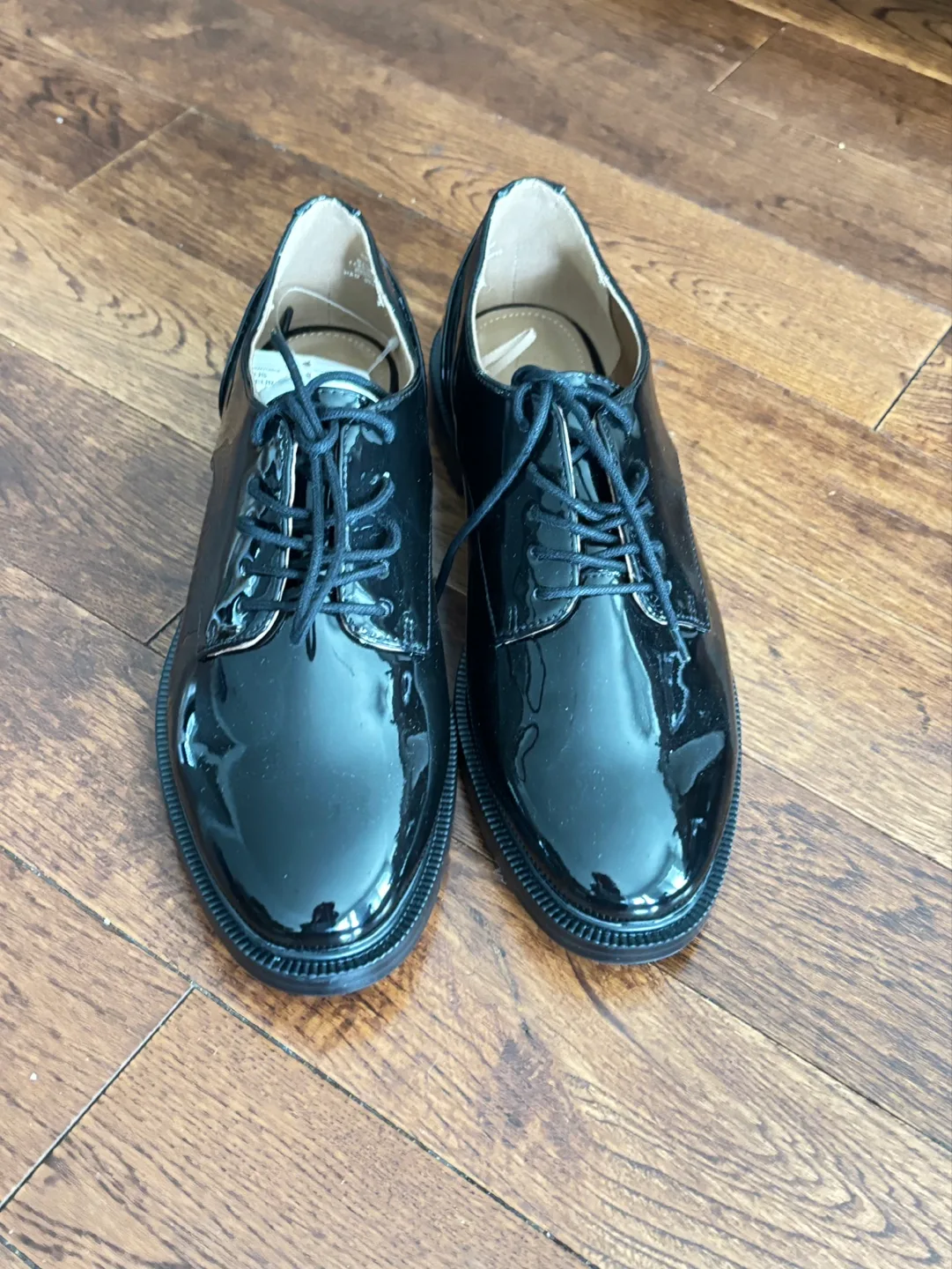 Men’s black shoes image indicator(2)