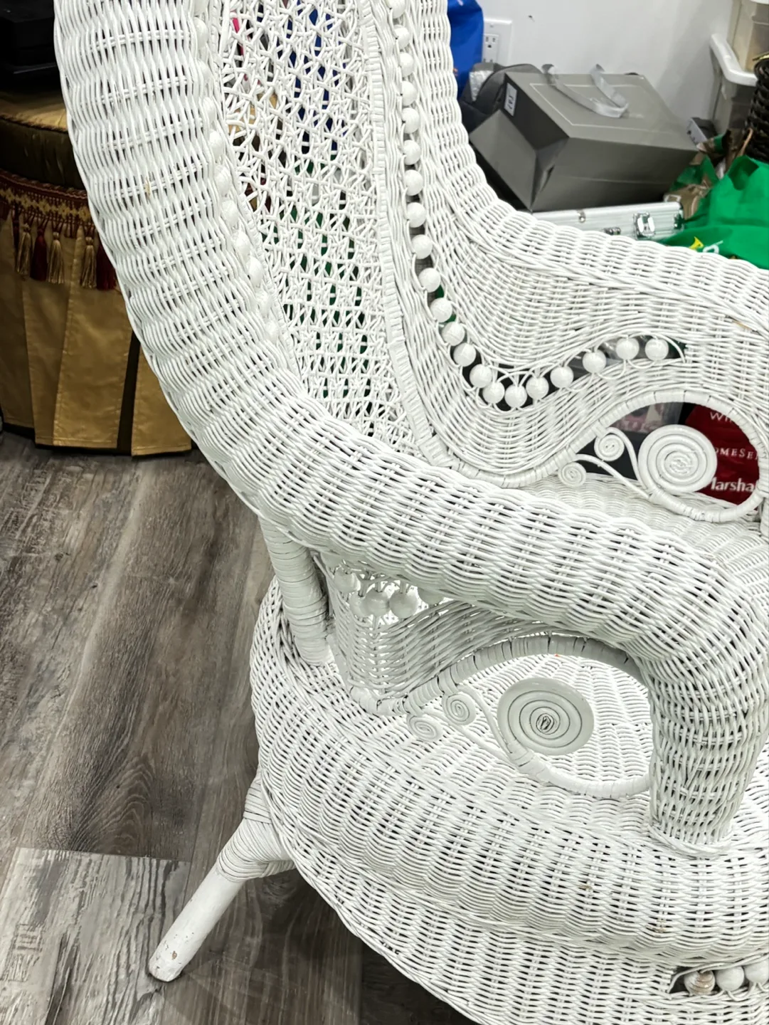 White Wicker Chair image indicator(6)