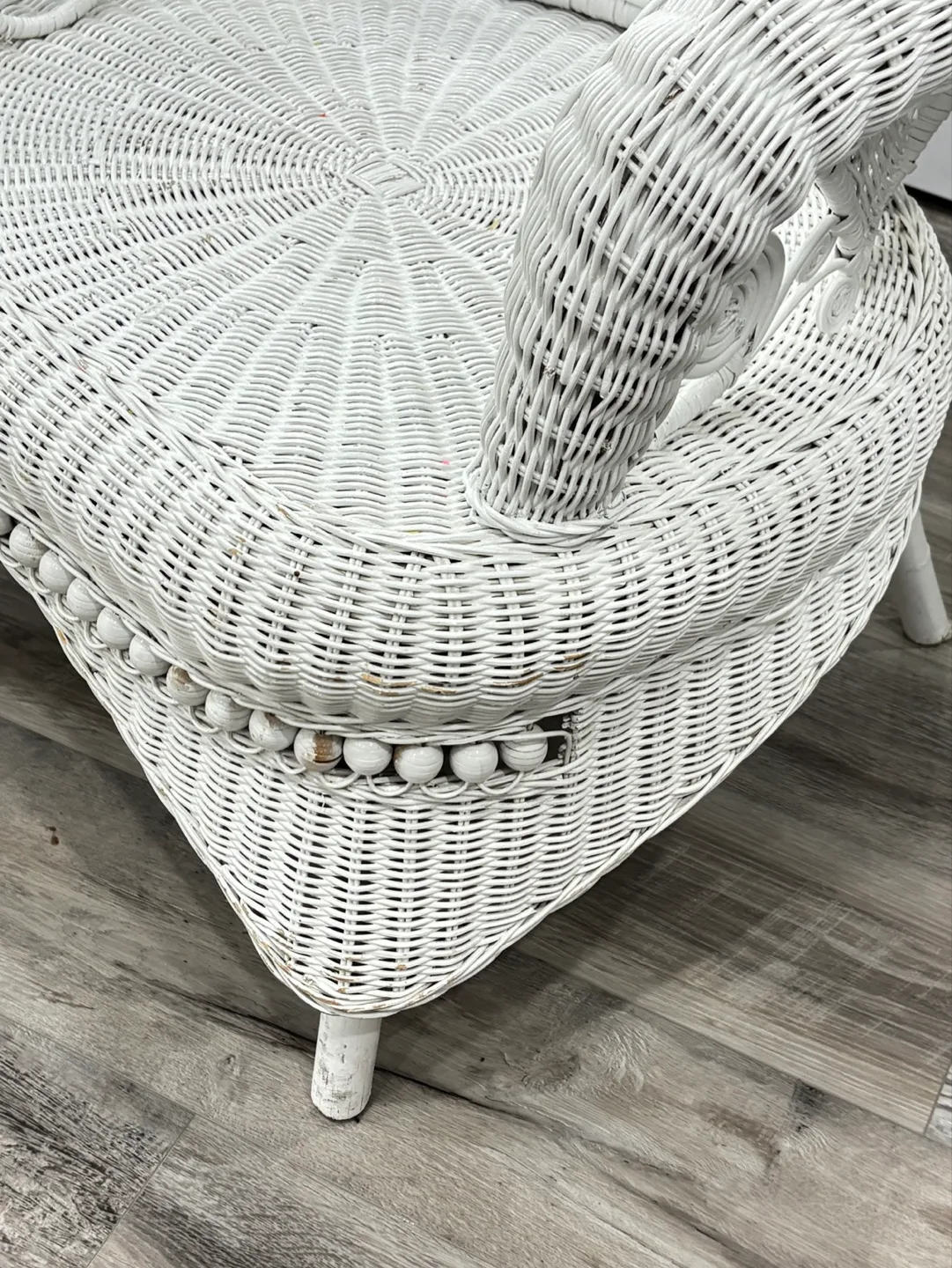 White Wicker Chair image indicator(4)