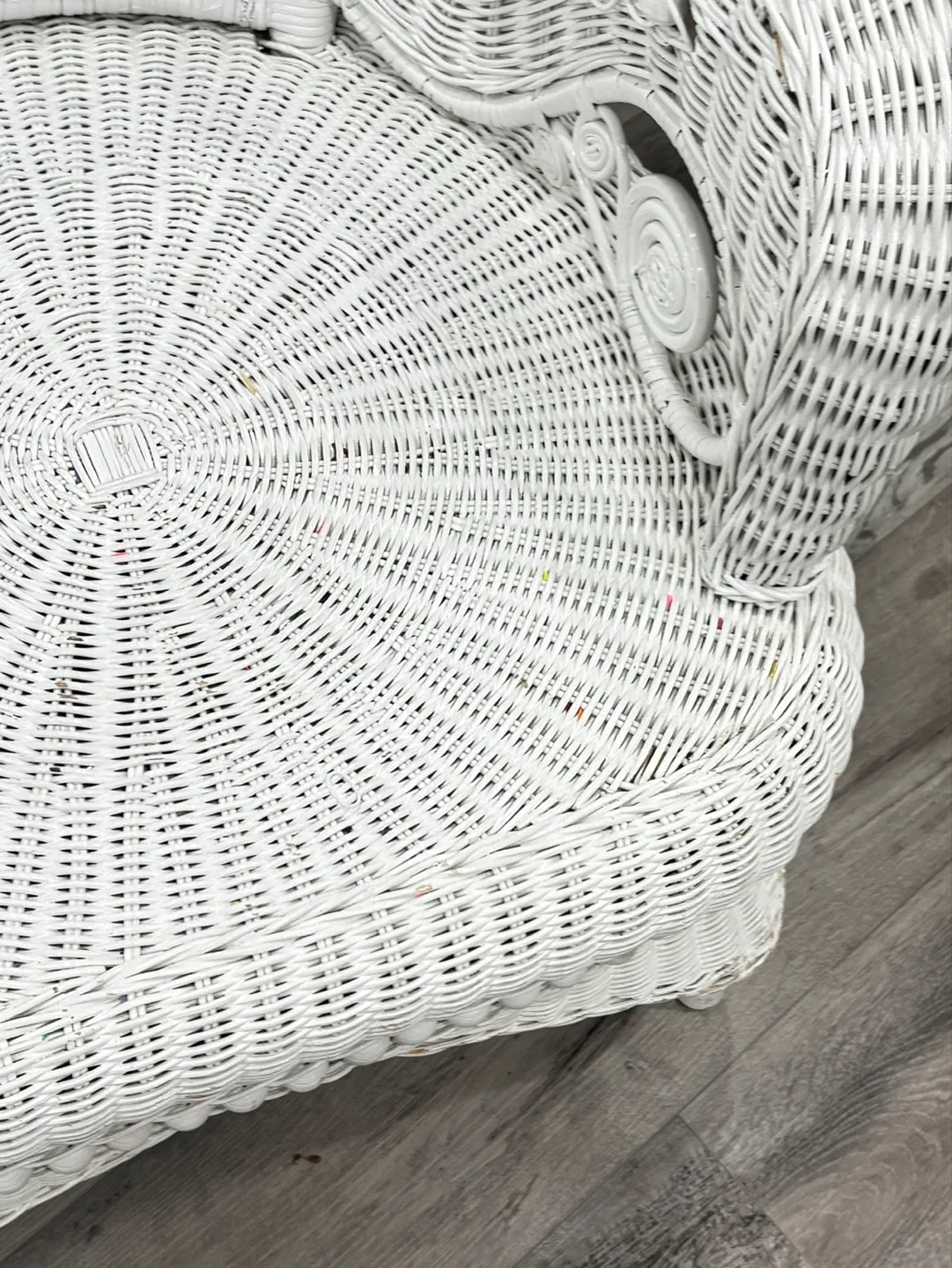 White Wicker Chair image indicator(3)