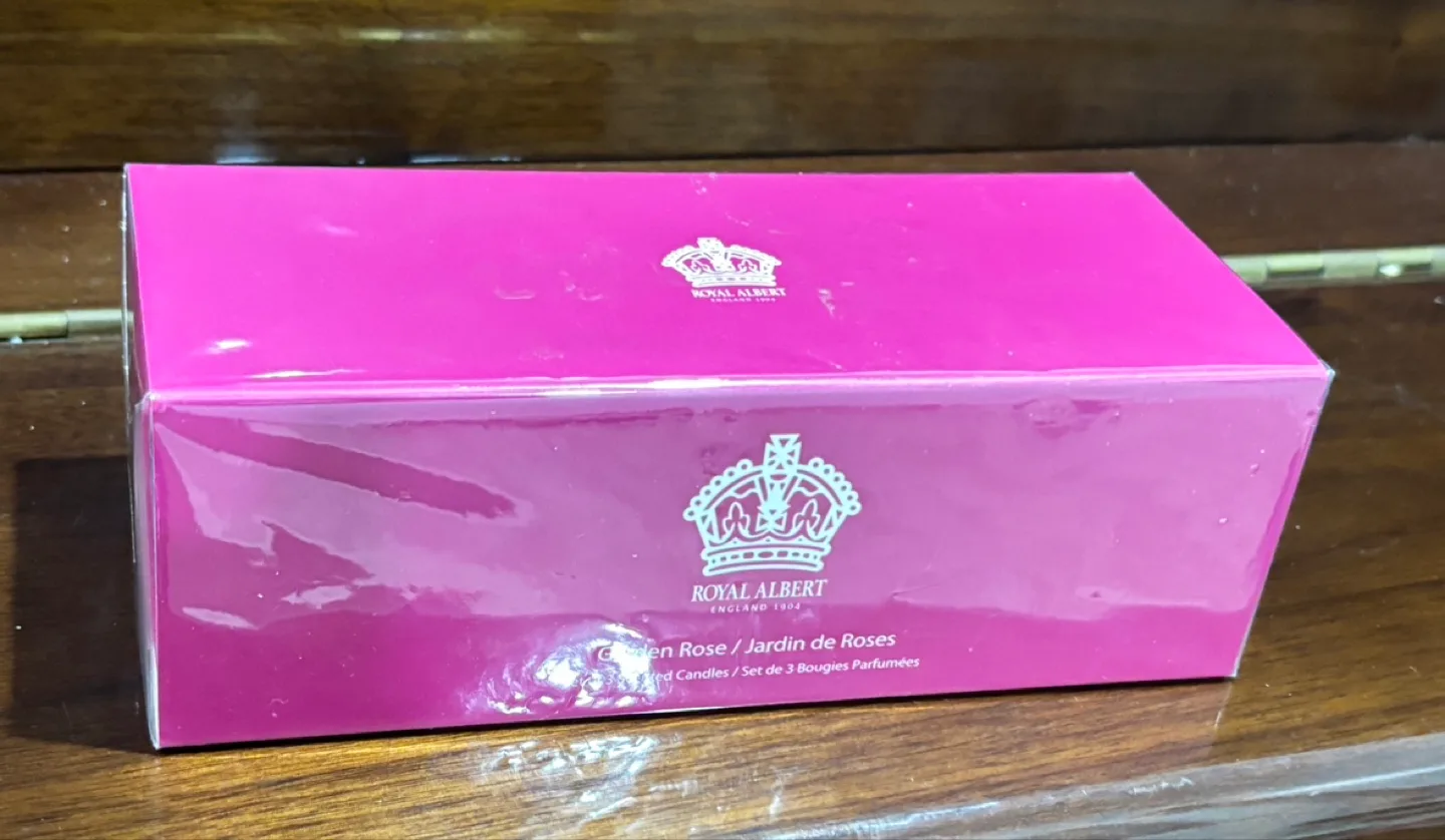 Royal Albert Garden Rose Scented Candle Set image indicator(2)