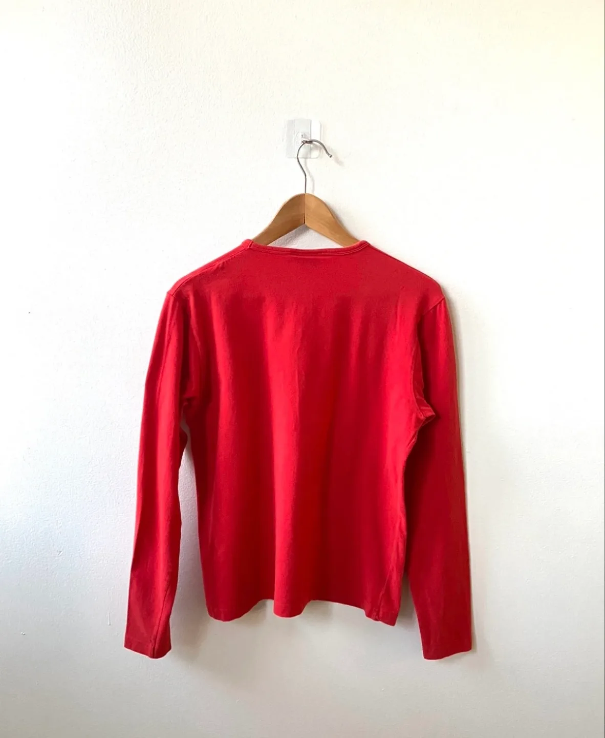 Red long-sleeve shirt, fits S-M, made in Holland.🥰 image indicator(2)