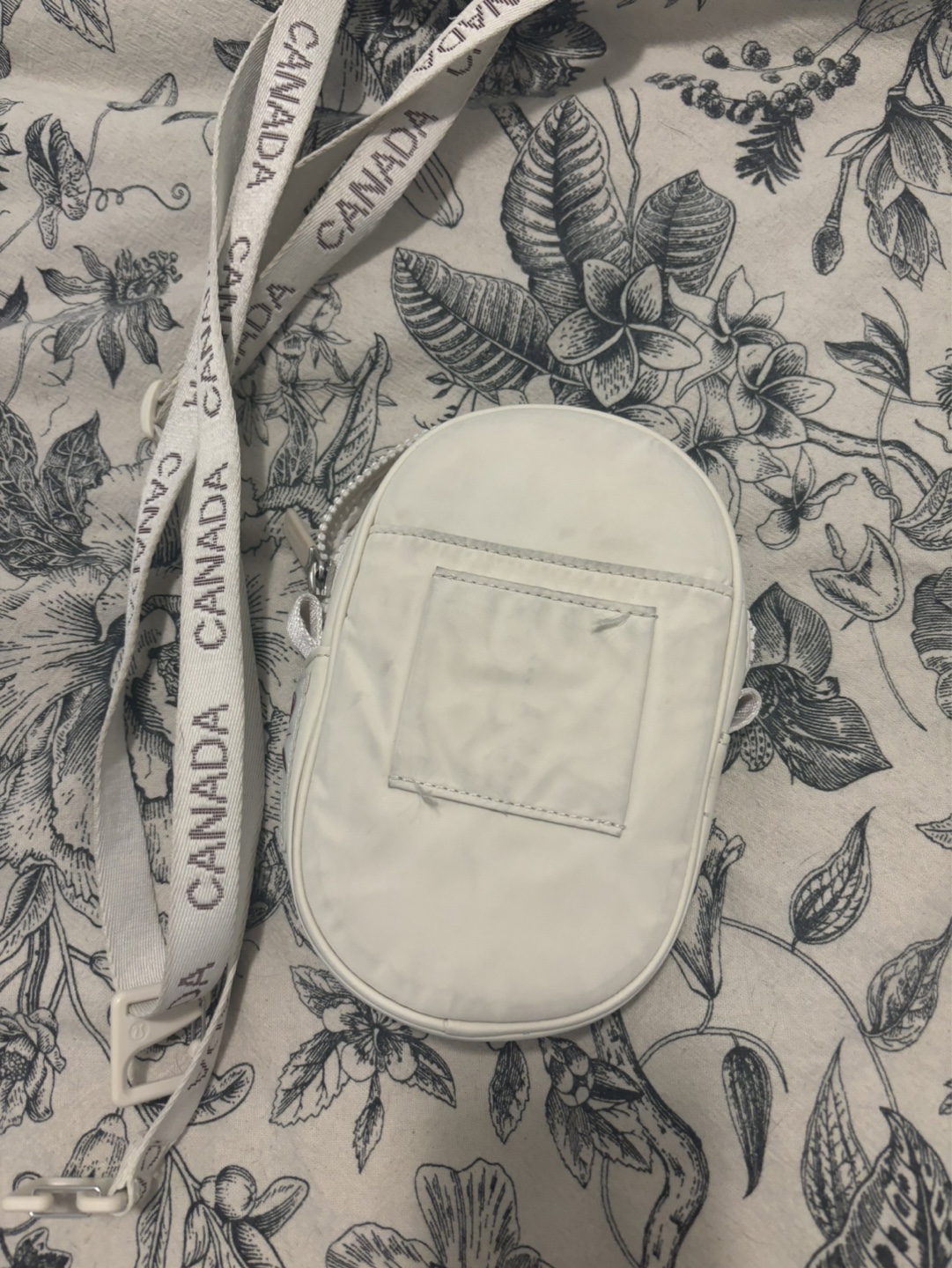 Lululemon White Canada-Themed Crossbody Bag - photo 3