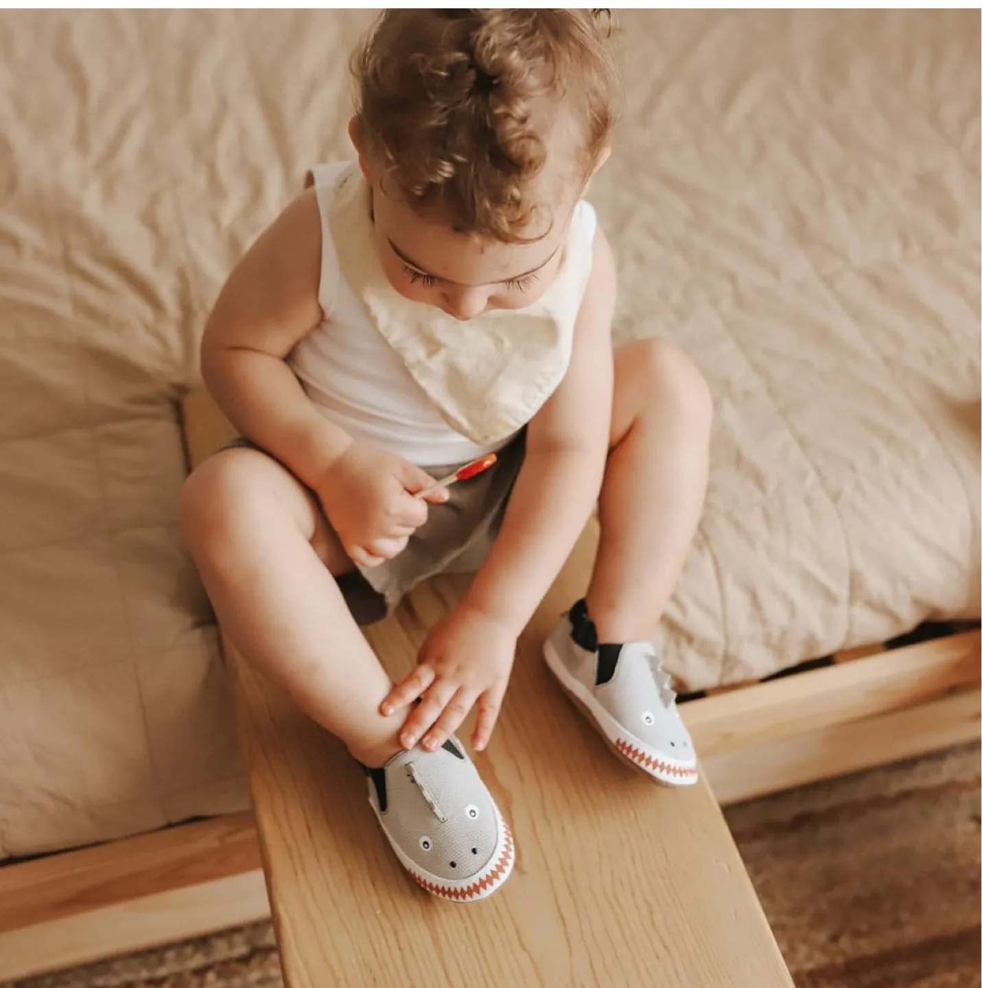 Robeez Soft Soles Shark Baby Shoes image indicator(7)