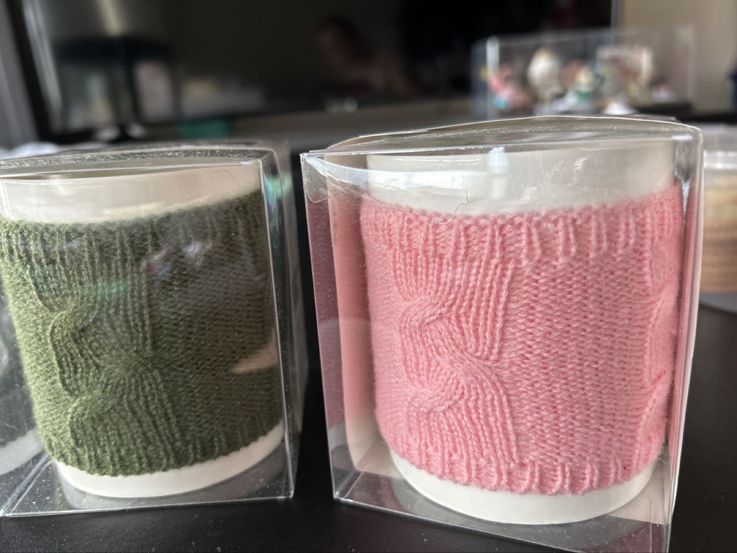 Mugs in cardigan - photo 2