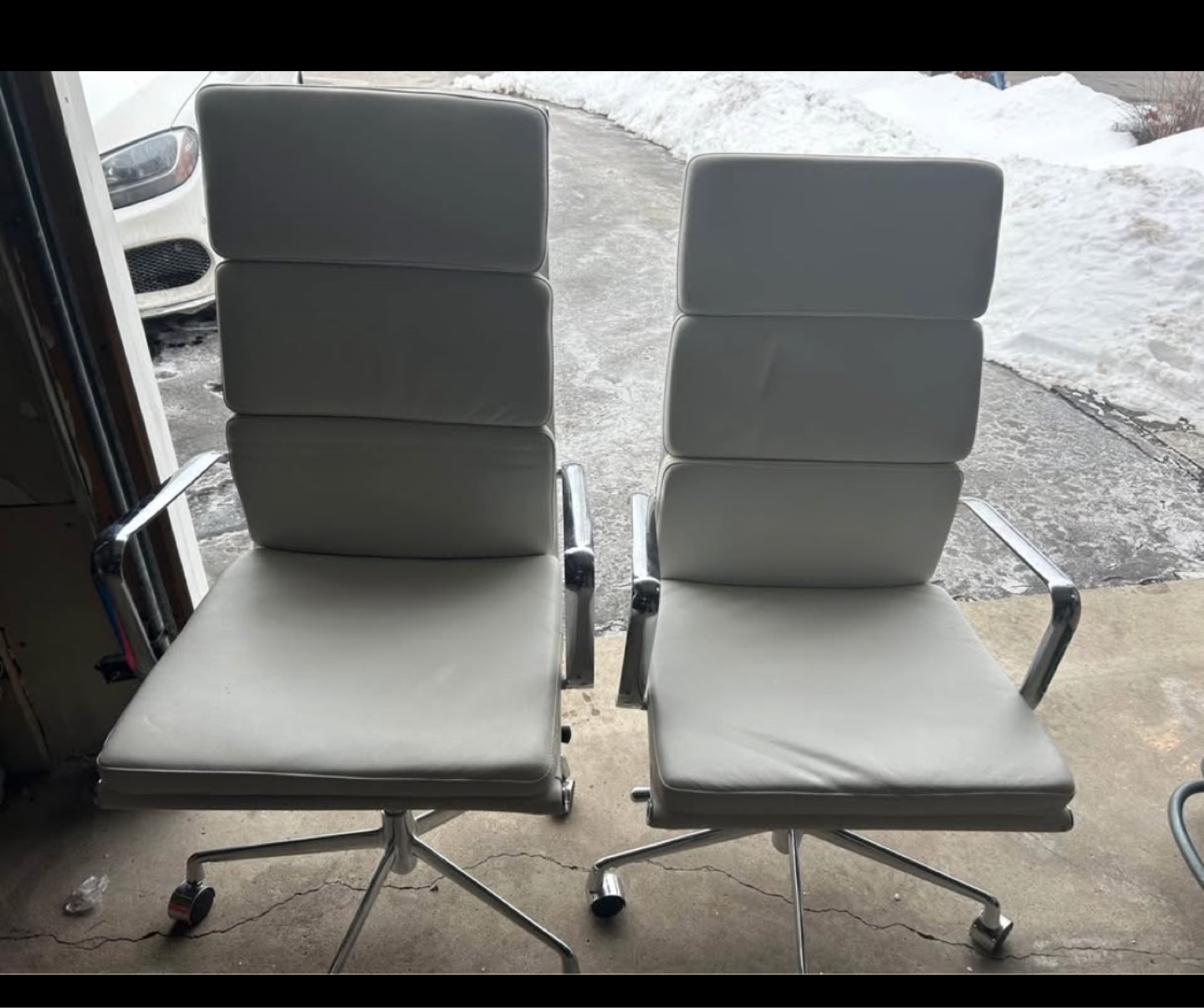 Pair of Modern White Leather Executive Office Chairs - photo 3