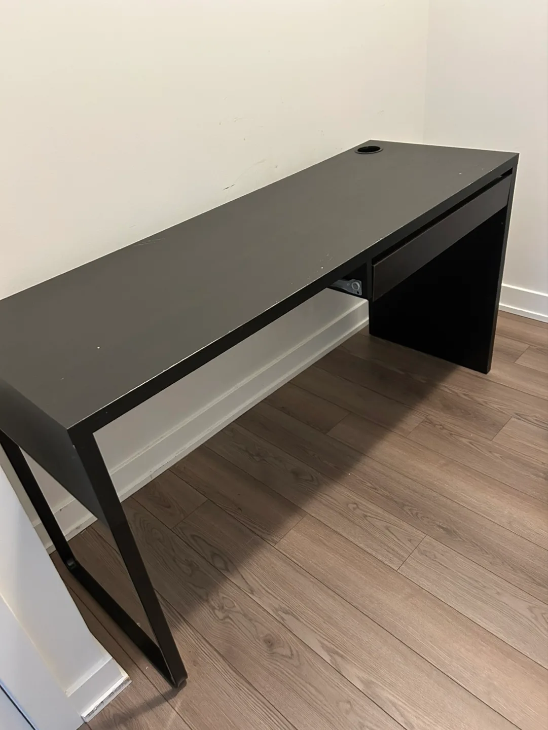 Black Desk with Drawer thumbnail