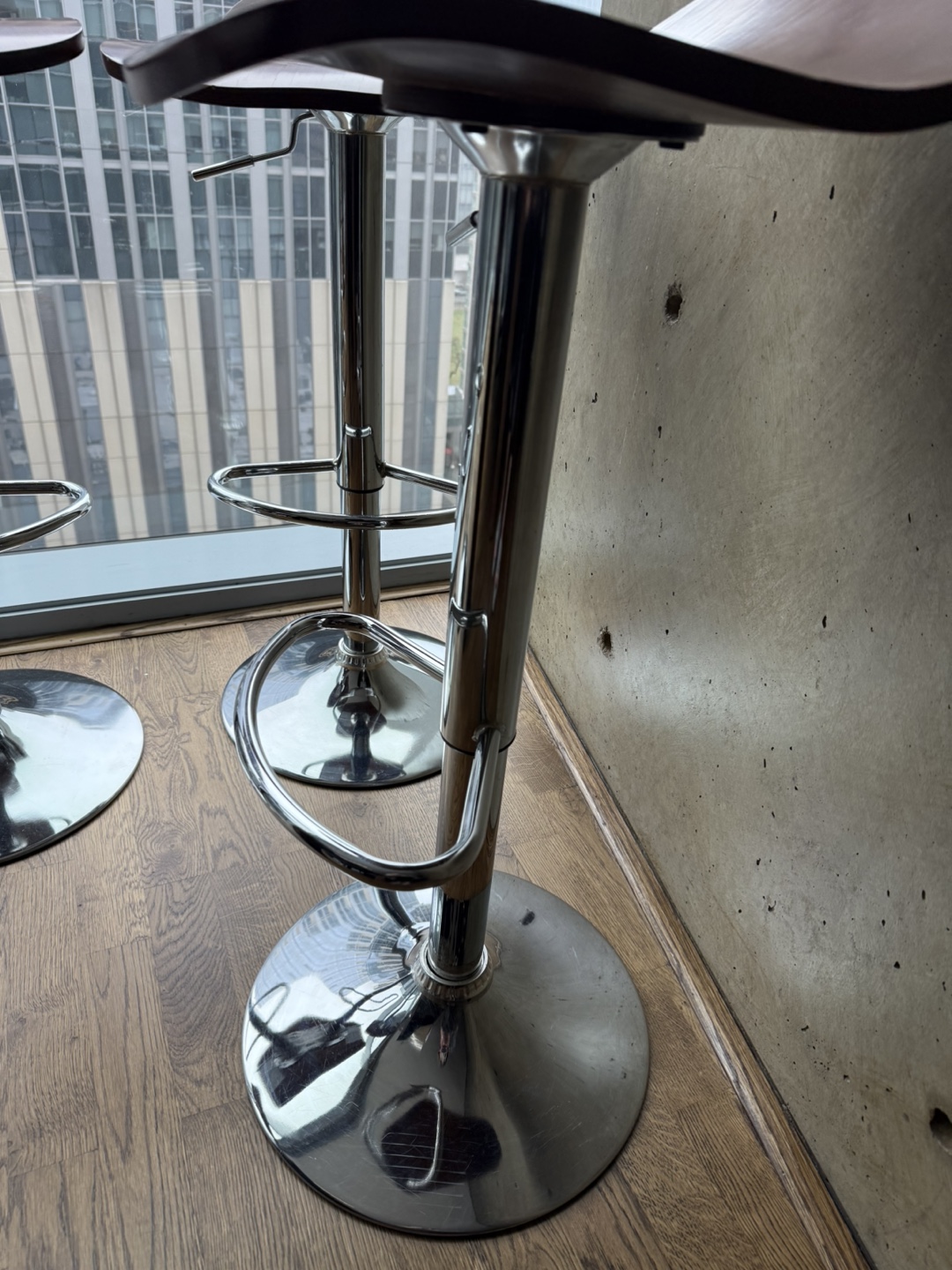 Set of Four Modern Bar Stools - photo 5