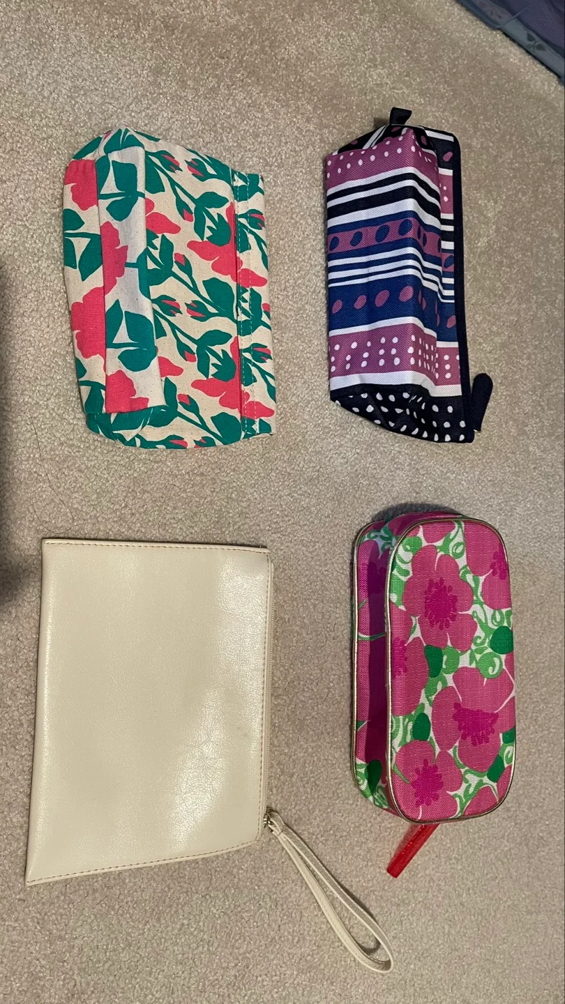 Four Assorted Cosmetic Bags image indicator(2)