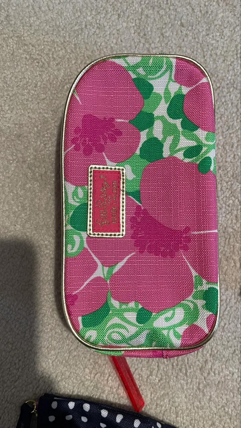 Four Assorted Cosmetic Bags image indicator(3)