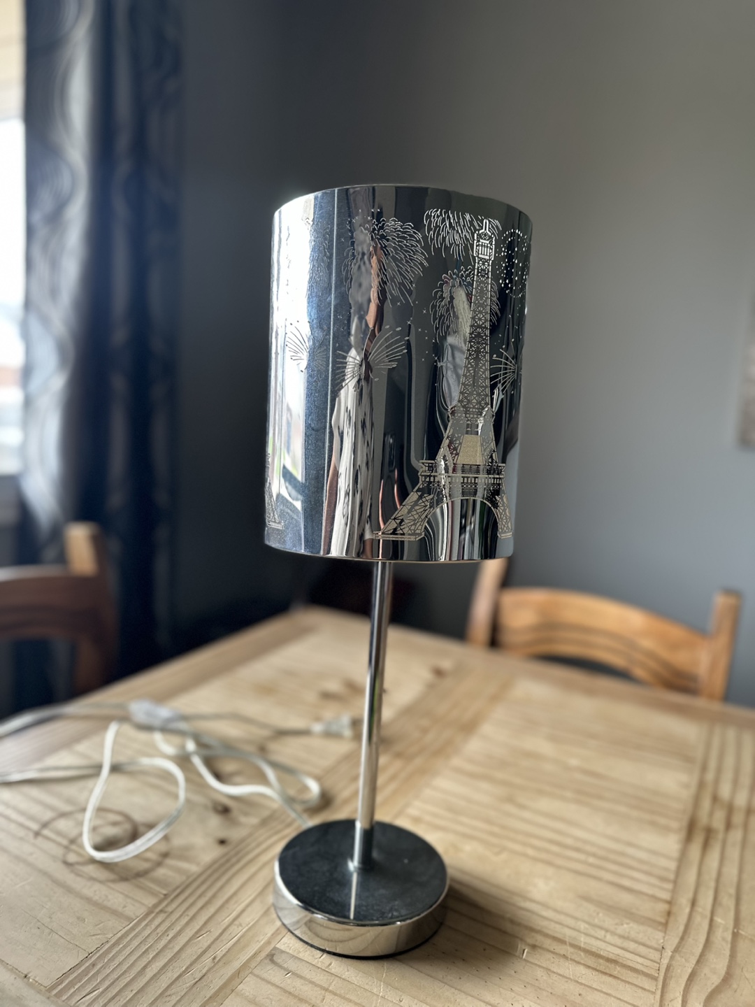 Eiffel Tower Chrome Table Lamp with Cutout Firework Design - photo 2
