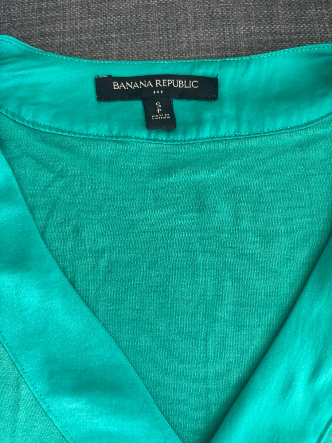 Banana Republic Sleeveless V-Neck Blouse - Size Small thumbnail