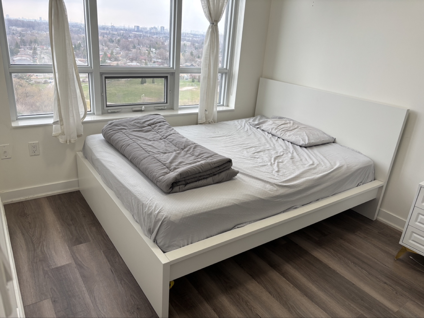 IKEA MALM White Queen Bed Frame & Mattress