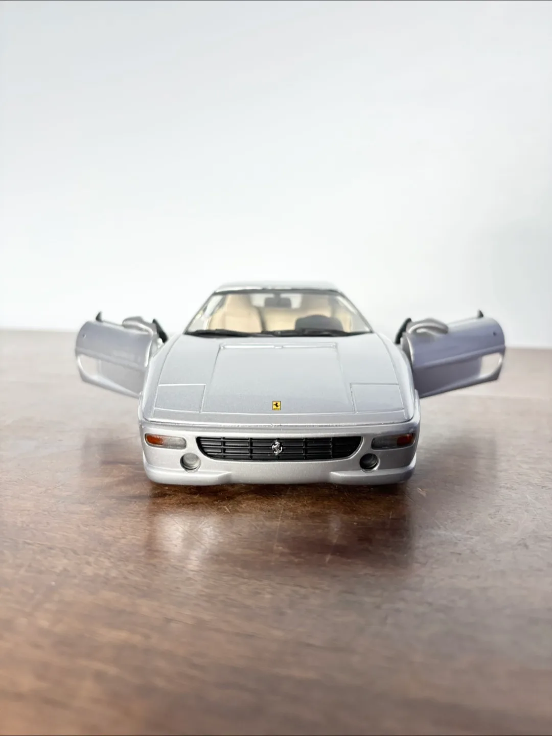 Hot Wheels Ferrari F355 1:18 image indicator(6)