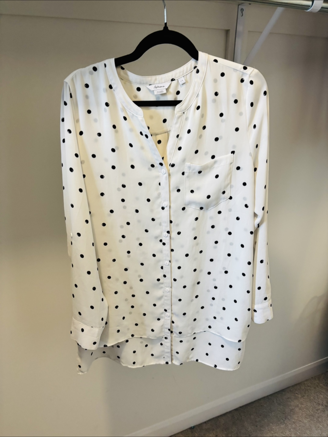 Reitmans Women's White and Black Polka Dot Blouse - Size Large