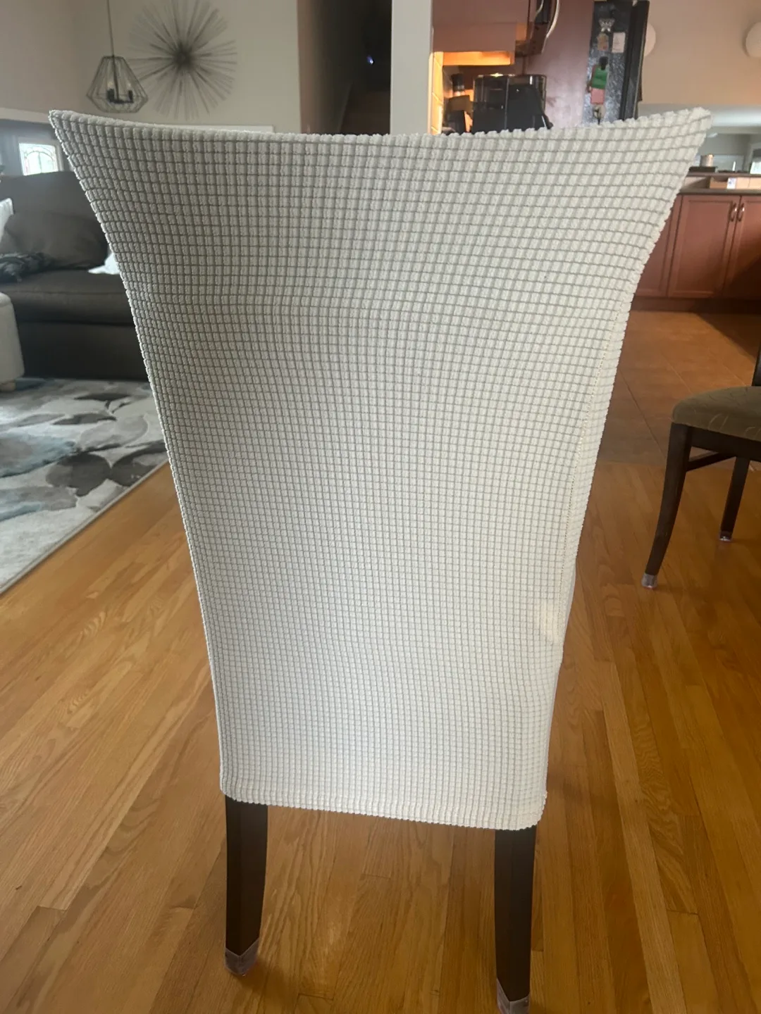6 Cream-coloured Chair Covers thumbnail