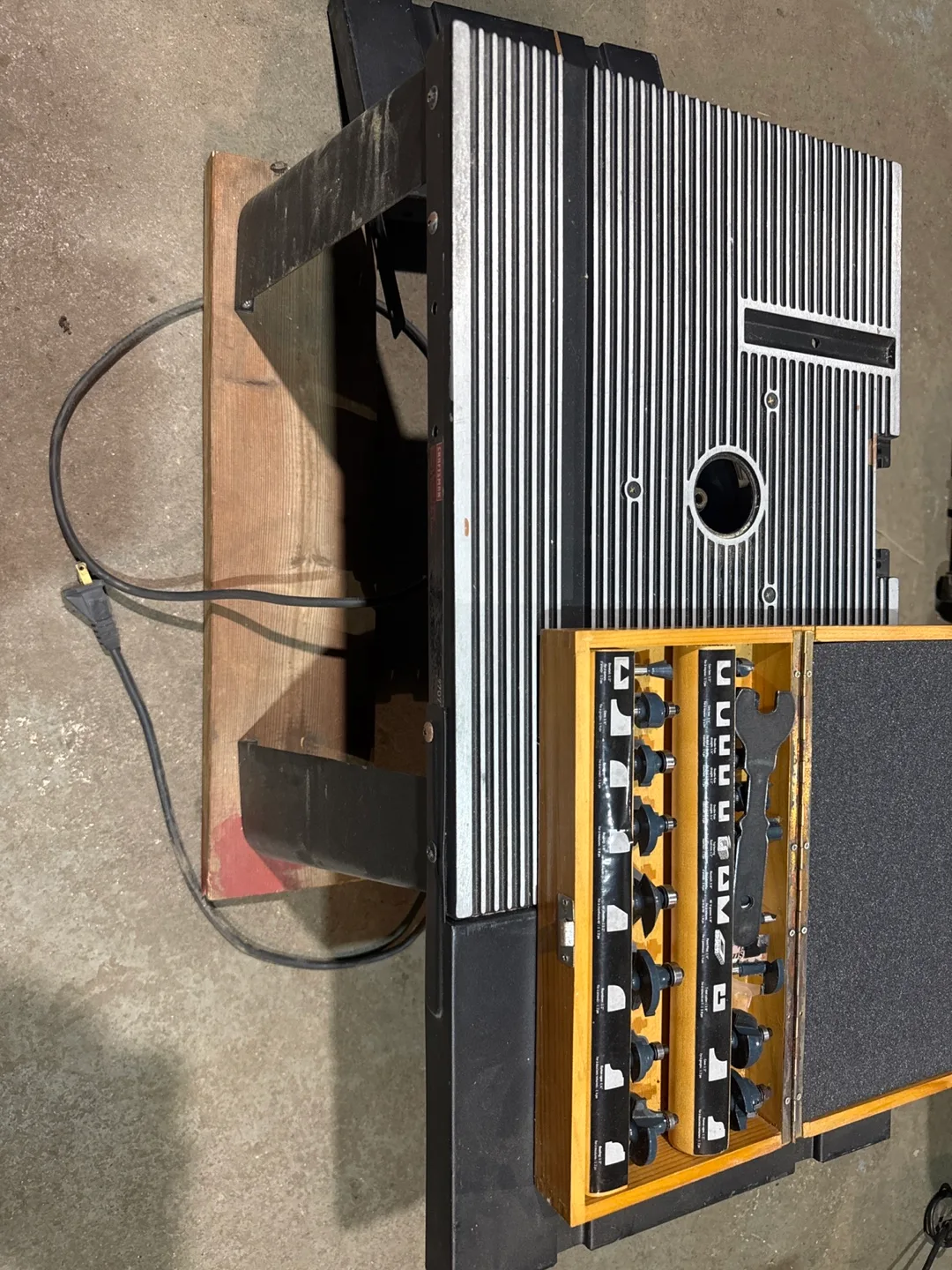 Craftsman Router Table with Bits thumbnail