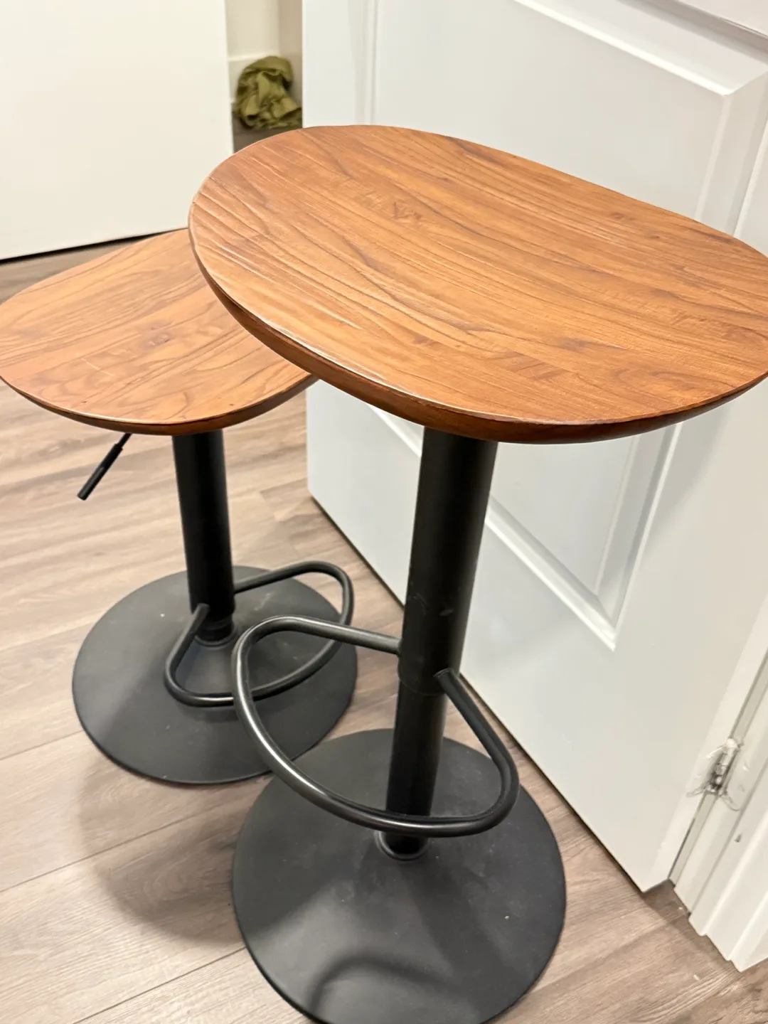 Pair of Mid-Century Modern Bar Stools thumbnail