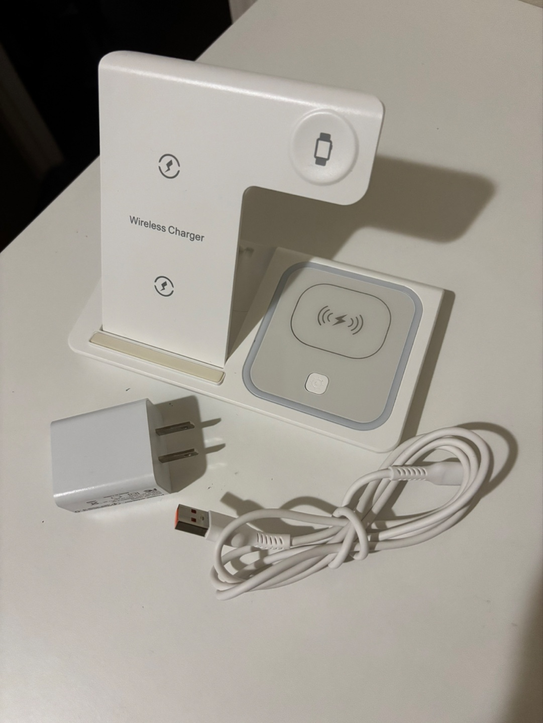3-in-1 Wireless Charging Station - photo 4