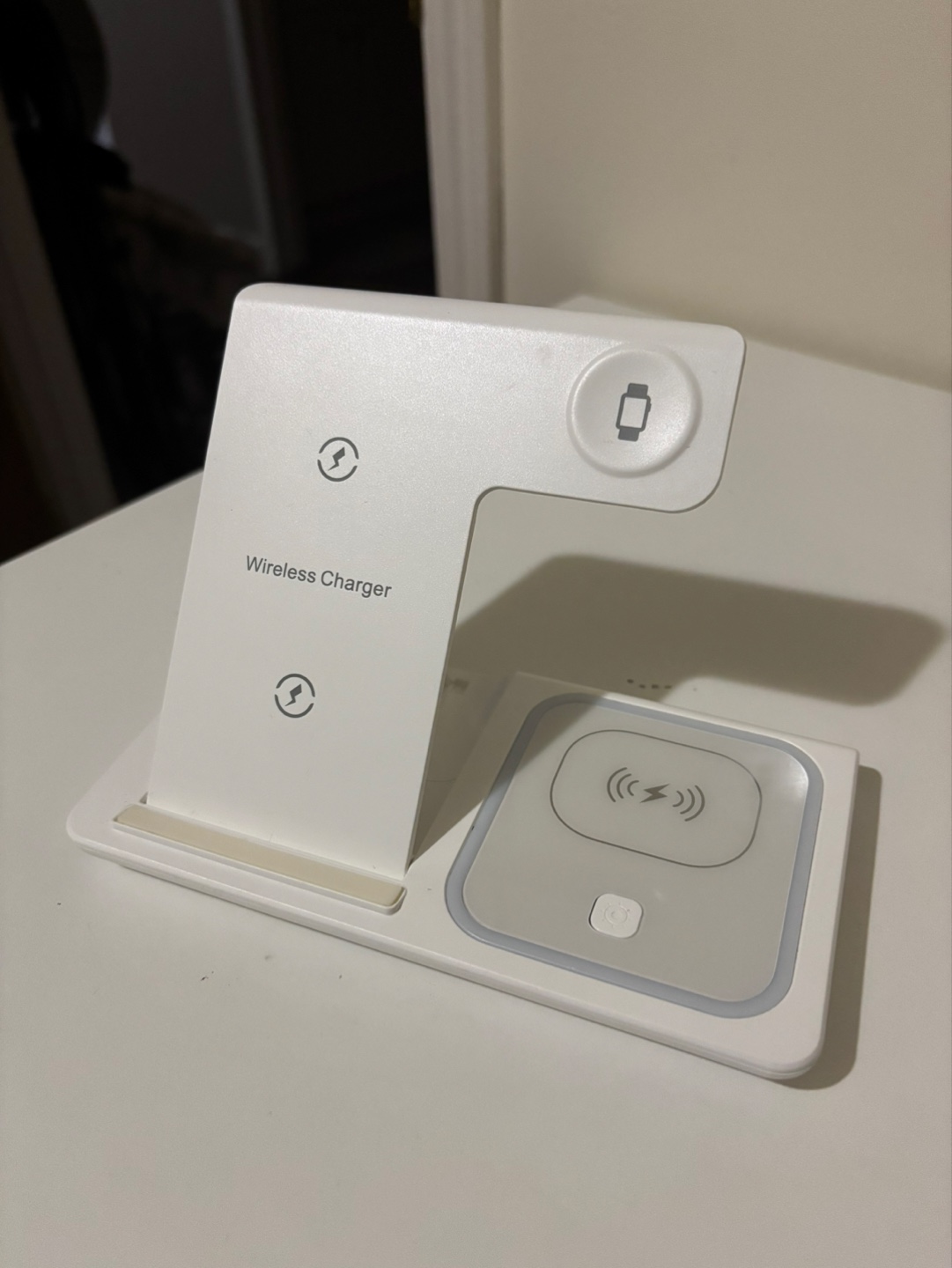 3-in-1 Wireless Charging Station - photo 2