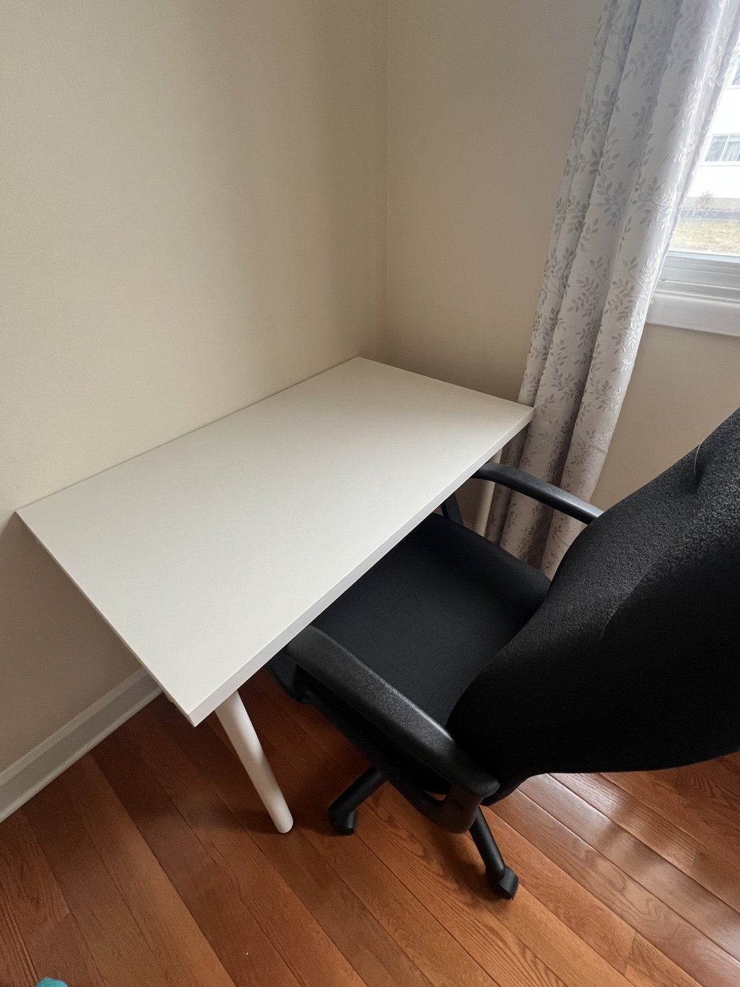 White Desk with Black Office Chair - photo 3