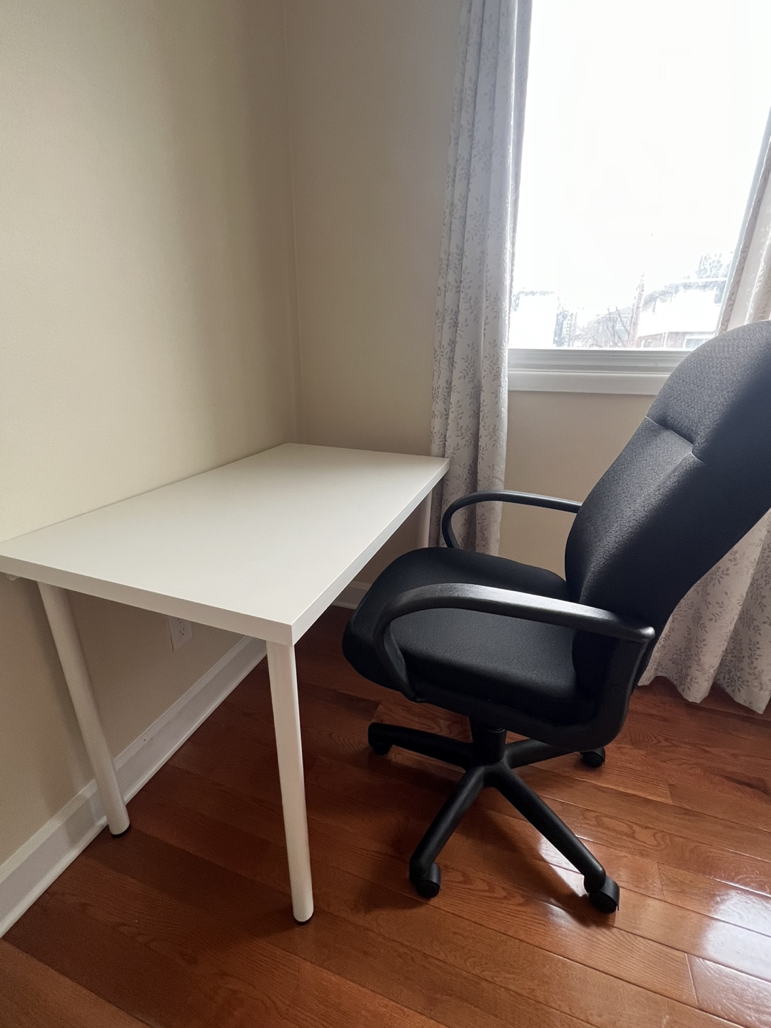 White Desk with Black Office Chair - photo 2