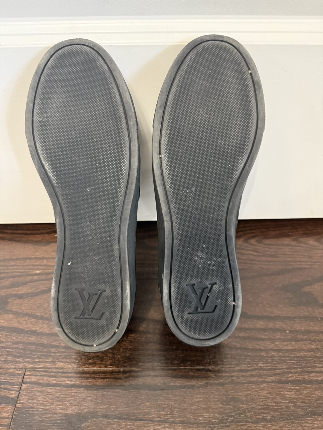 Louis Vuitton Black Leather Sneakers - Size 37 - photo 4
