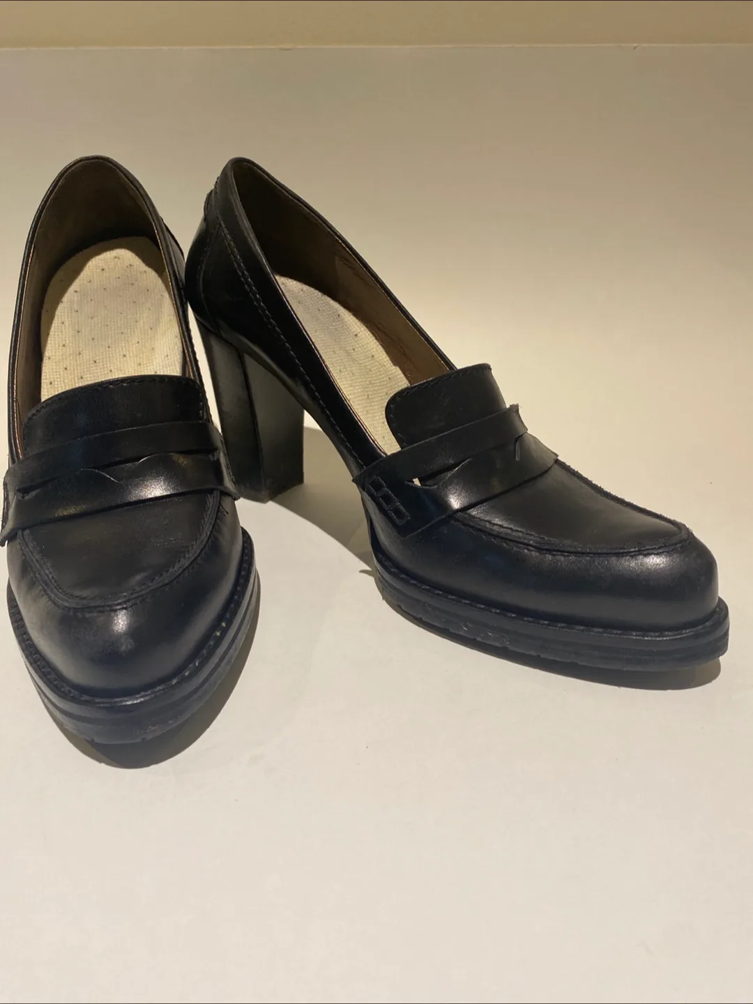 Nero Giardini Black Leather Loafers Size 38 image indicator(2)