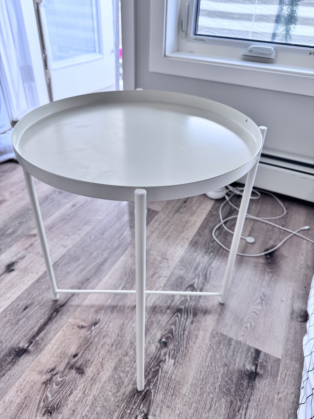White Round Side Table - photo 3
