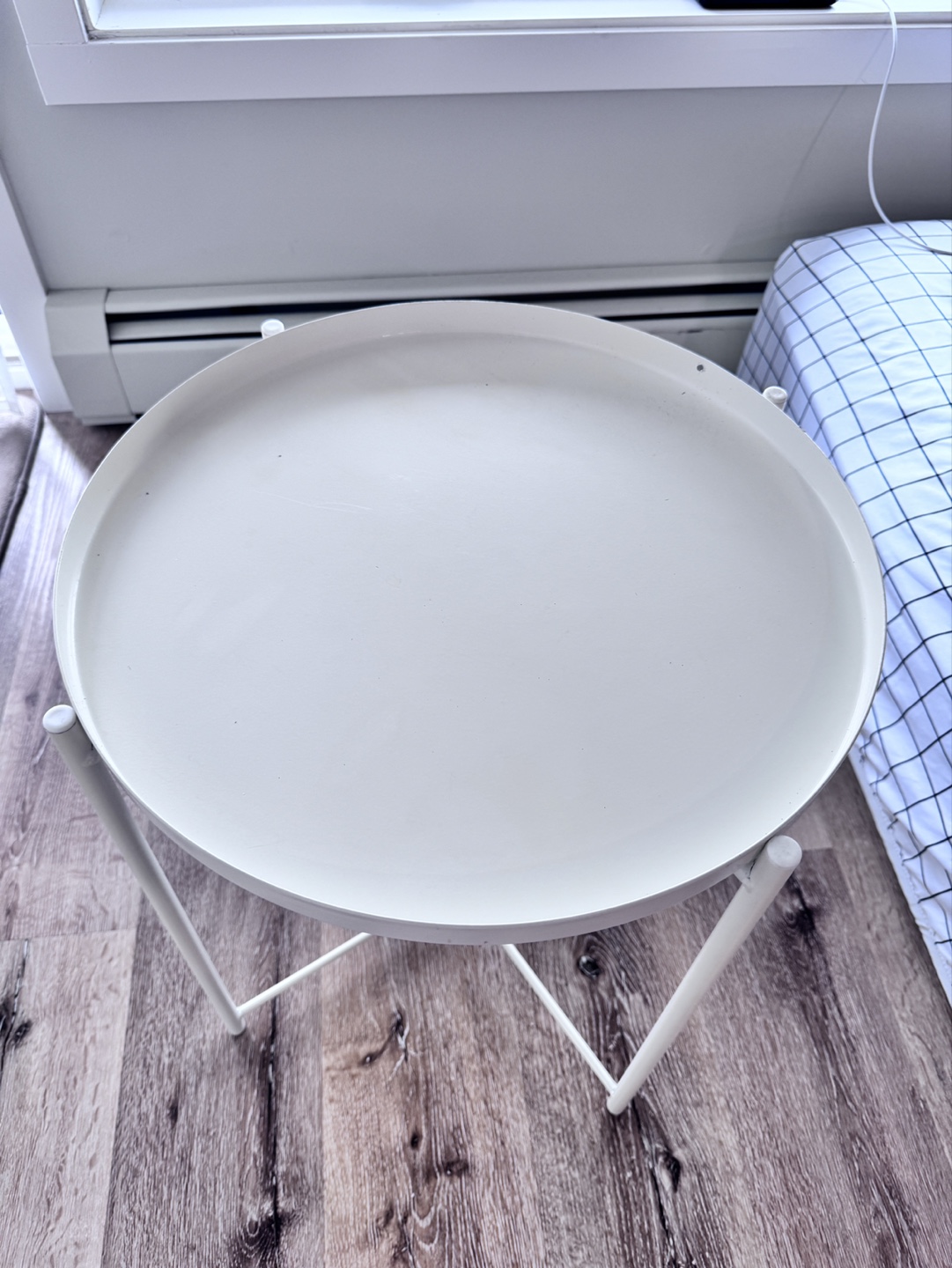 White Round Side Table - photo 2