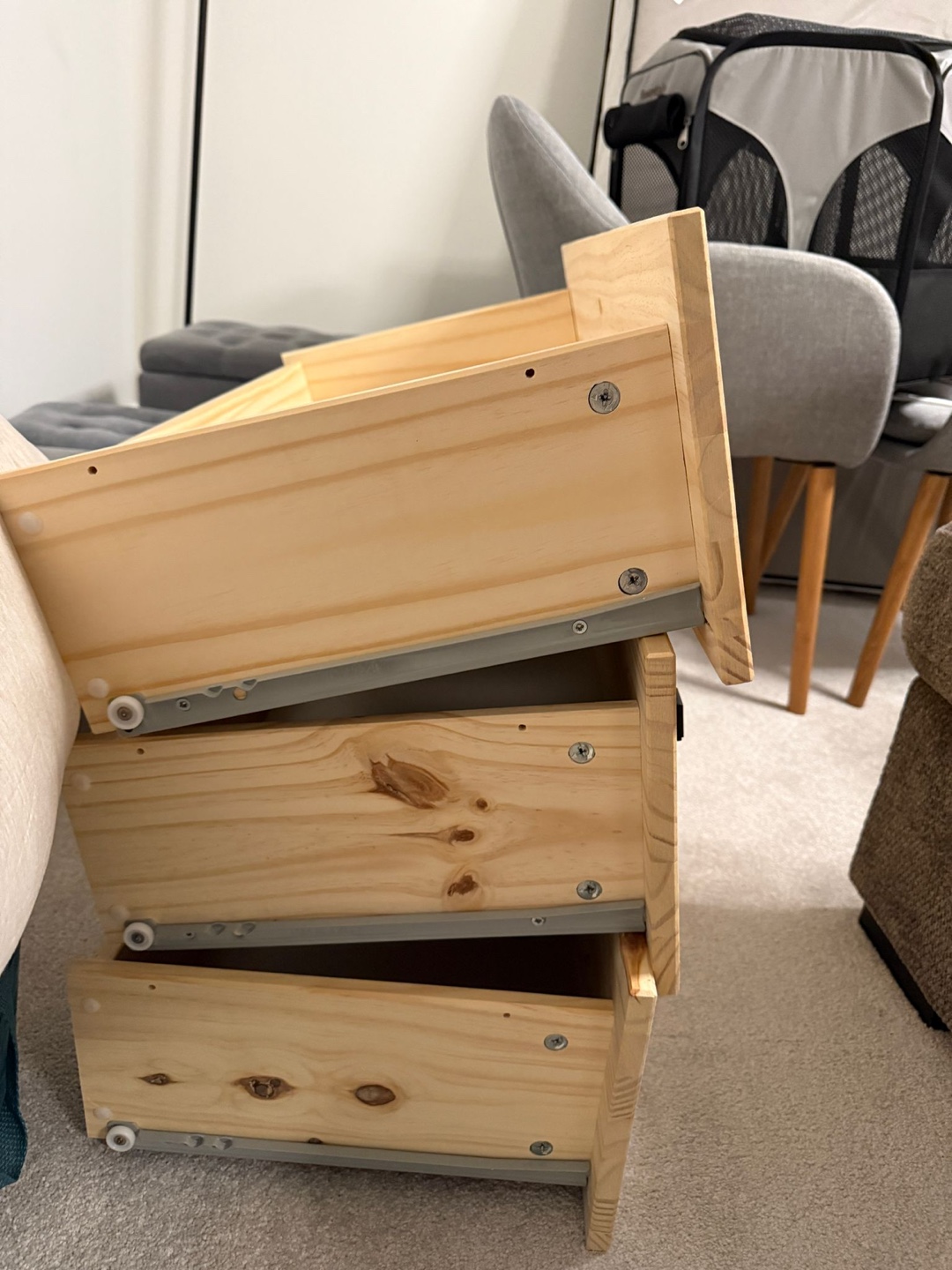 Urgent sale - Solid Pine Wood 6-drawer chest - like new! - photo 5