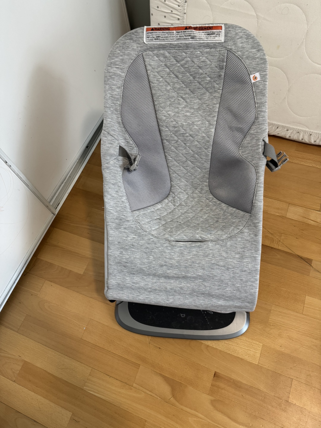 Ergobaby baby lounger