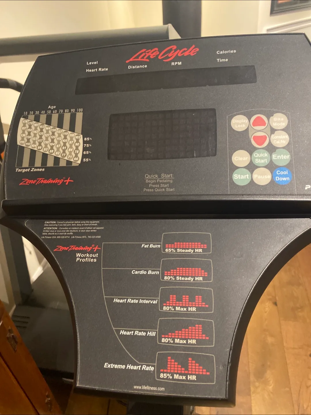 Life Fitness C7 Upright Exercise Bike image indicator(2)