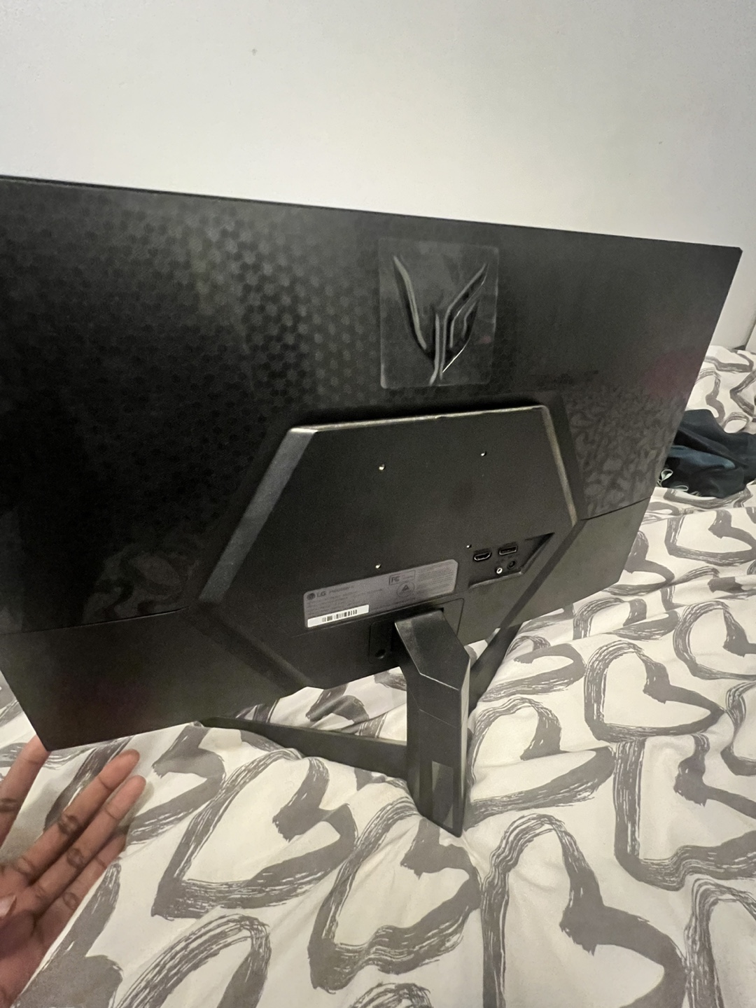 LG 27GQ40W-B 27 inch UltraGear Gaming Monitor - photo 3