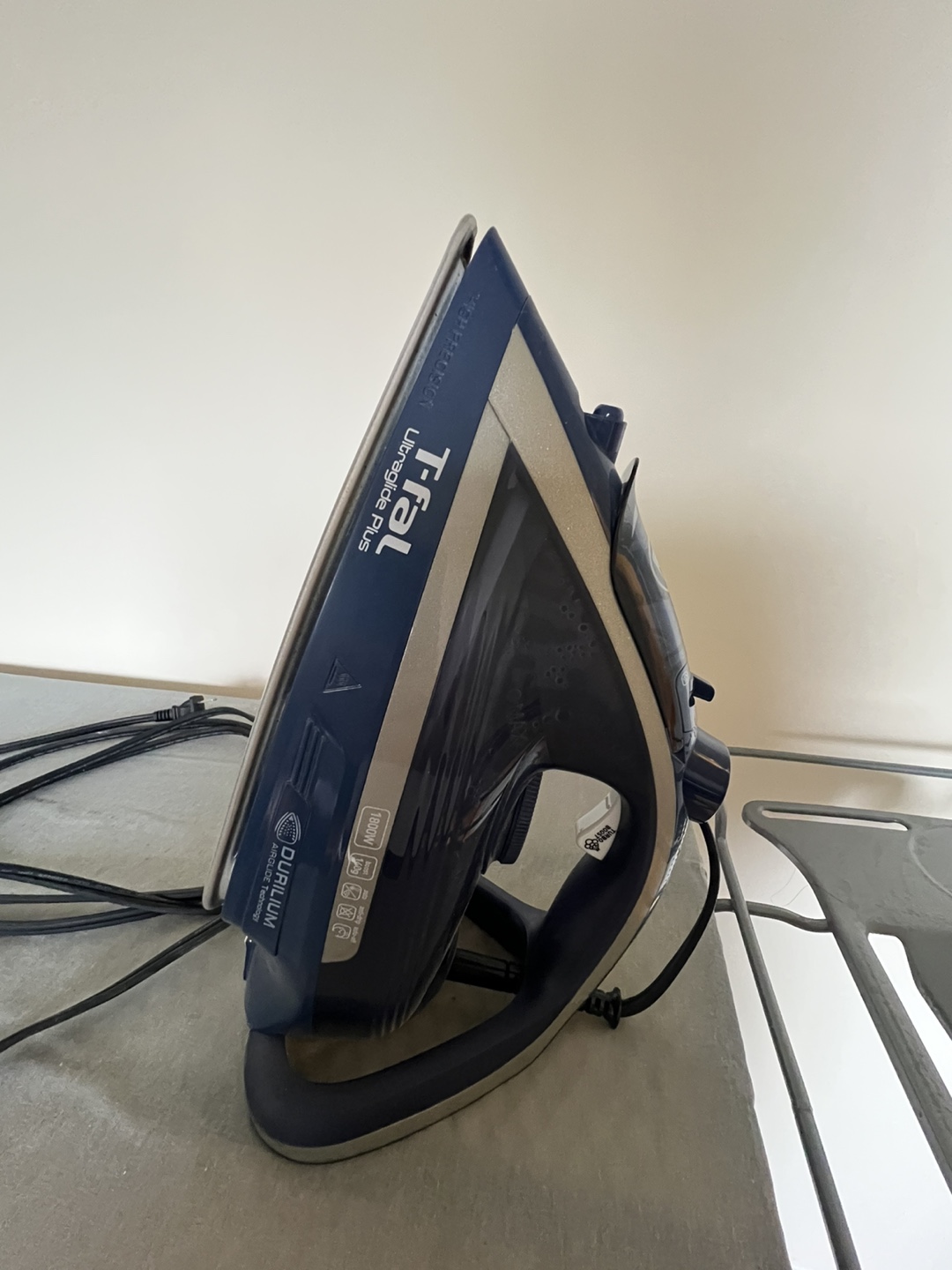 T-fal Ultraglide Plus Steam Iron and IKEA Iron table - photo 4