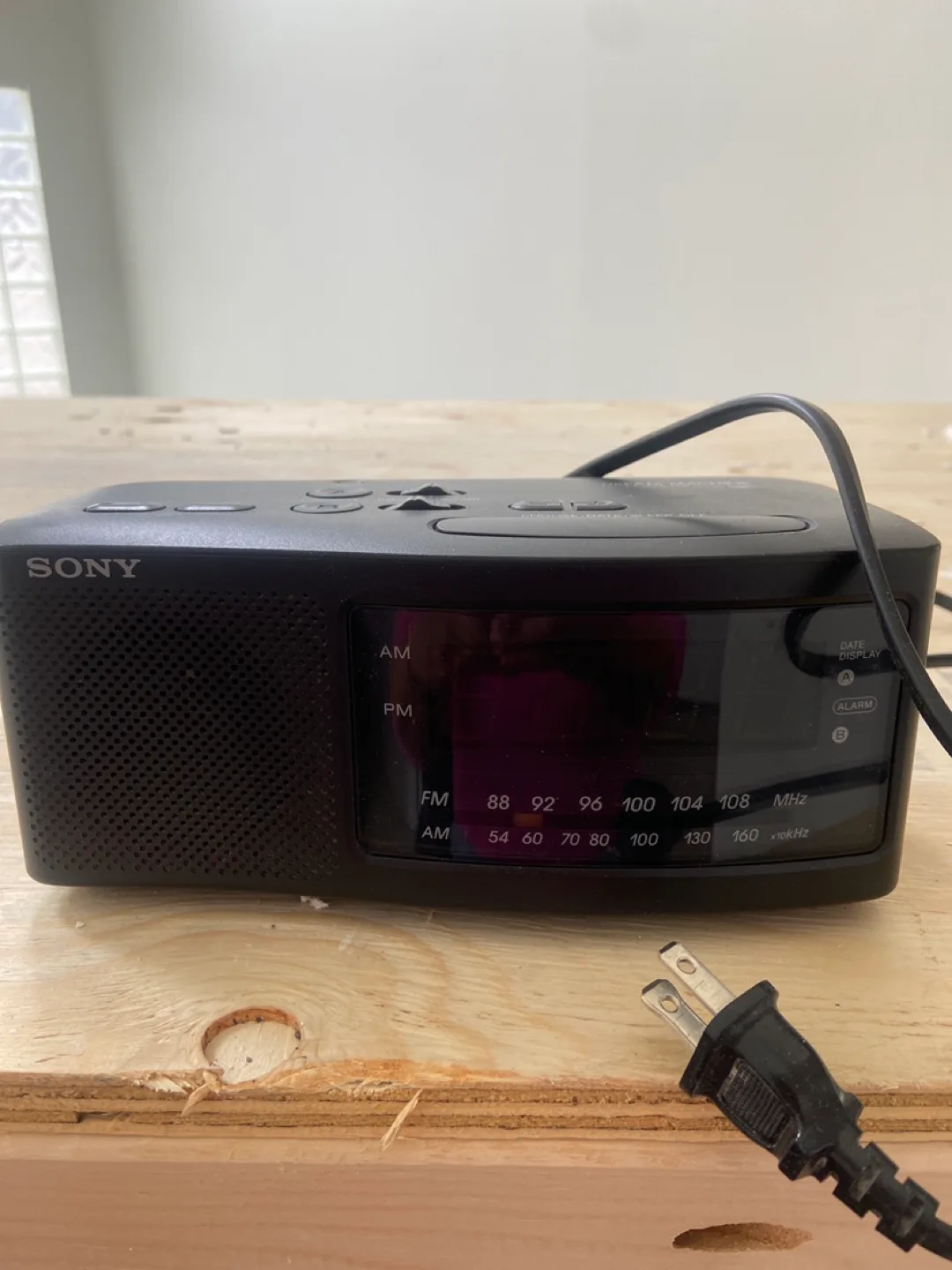 Sony Clock Radio with AM/FM thumbnail
