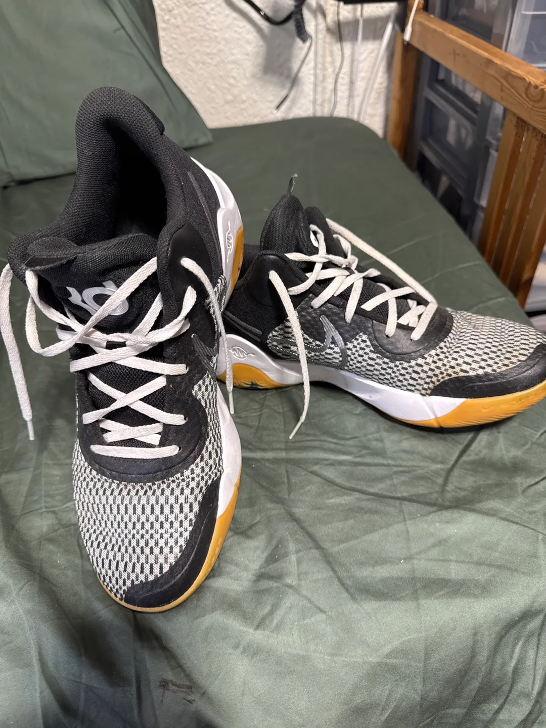 Nike KD Trey 5 VIII Basketball Shoes - Size 10.5 image indicator(2)