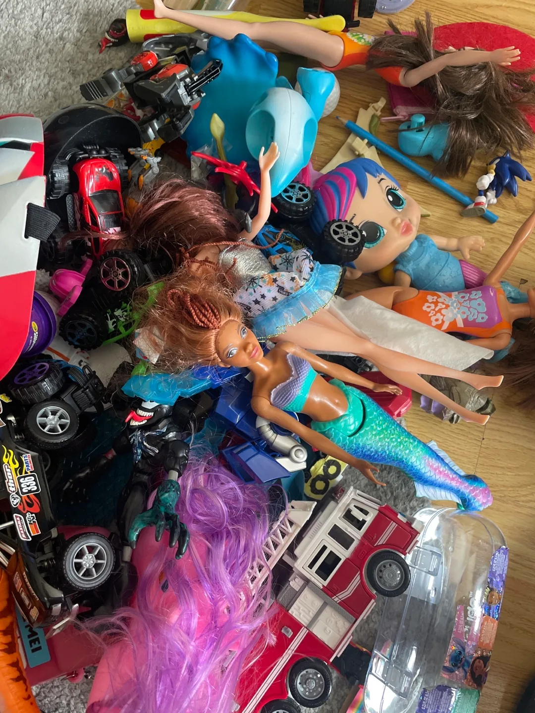 Huge Lot of Toys for Girls and Boys! image indicator(2)