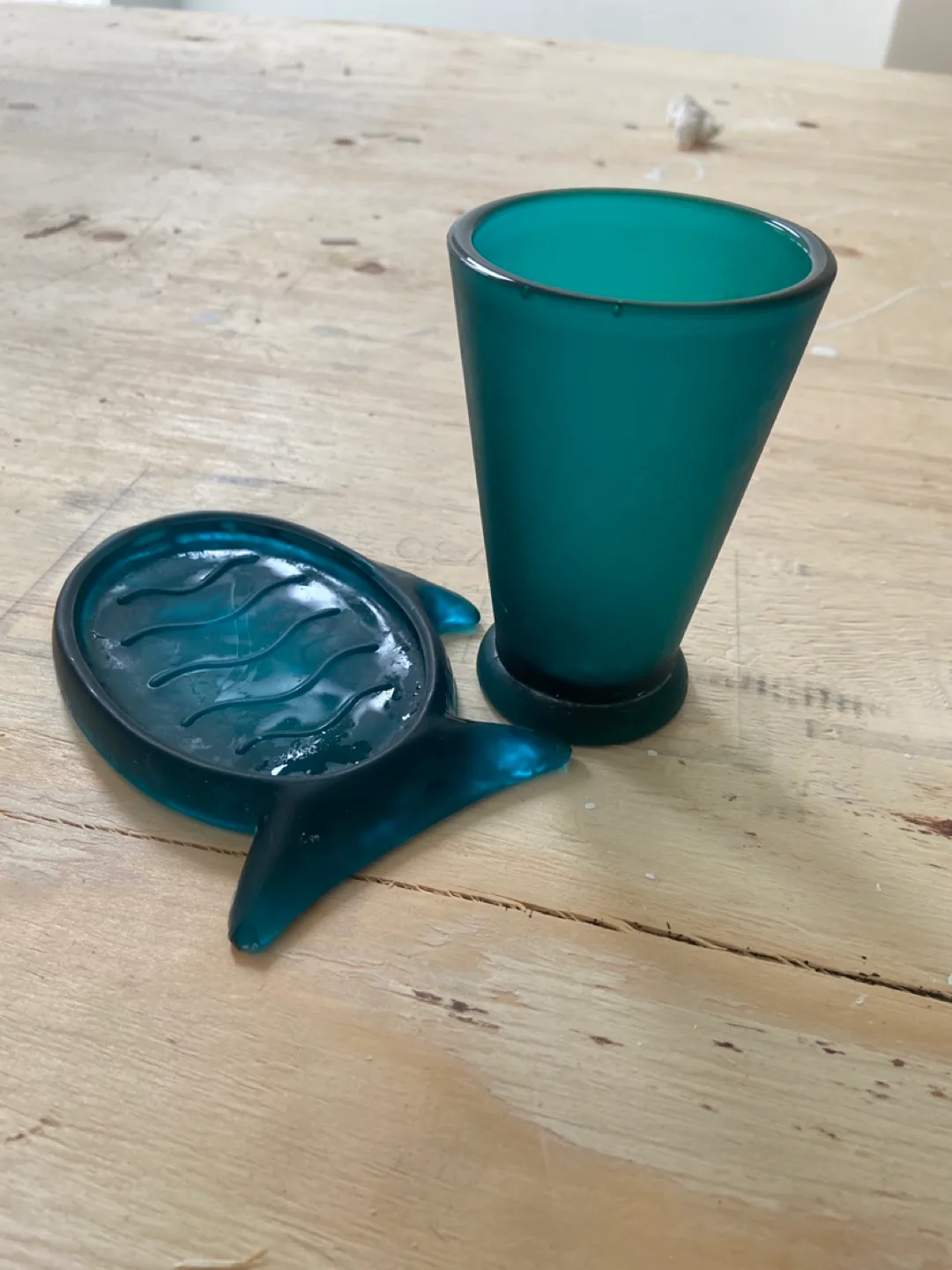 Teal Fish-Shaped Soap Dish and Tumbler Set thumbnail