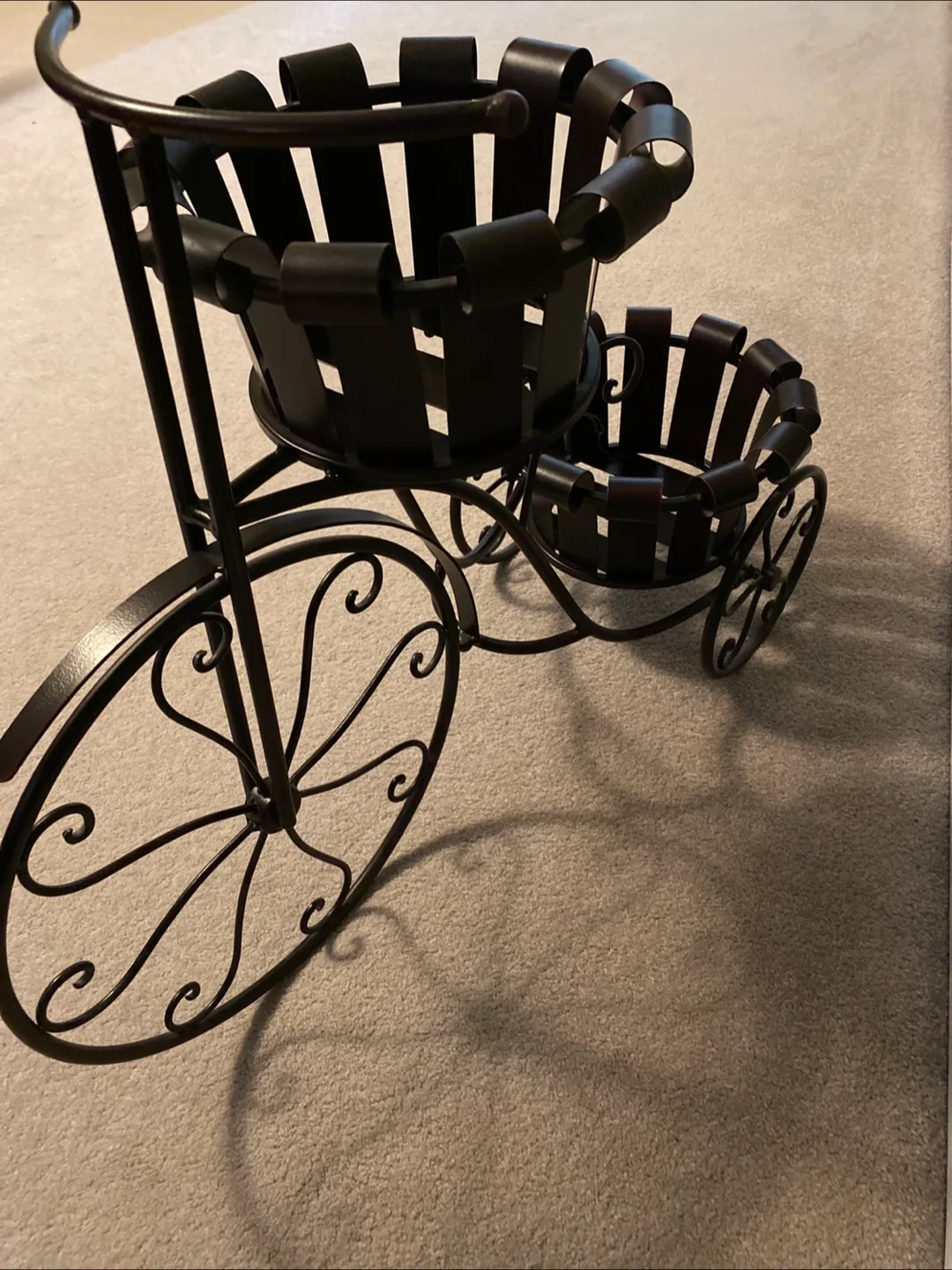 Metal Tricycle Planter Stand image indicator(3)