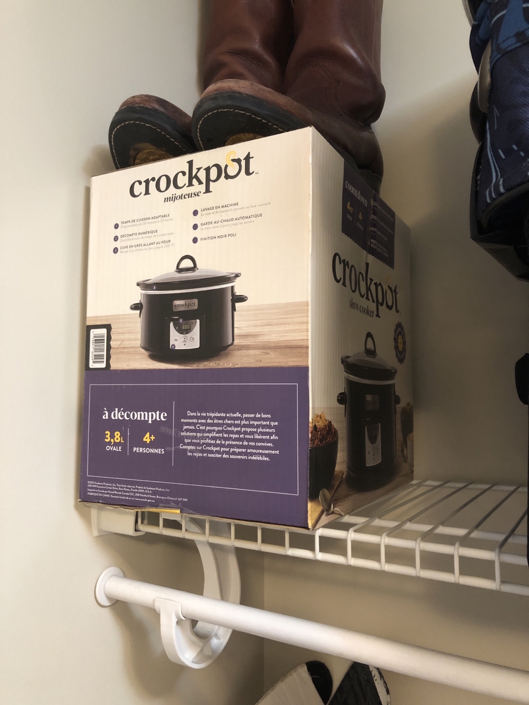 Crock-Pot 4-Quart Oval Slow Cooker - New in Box