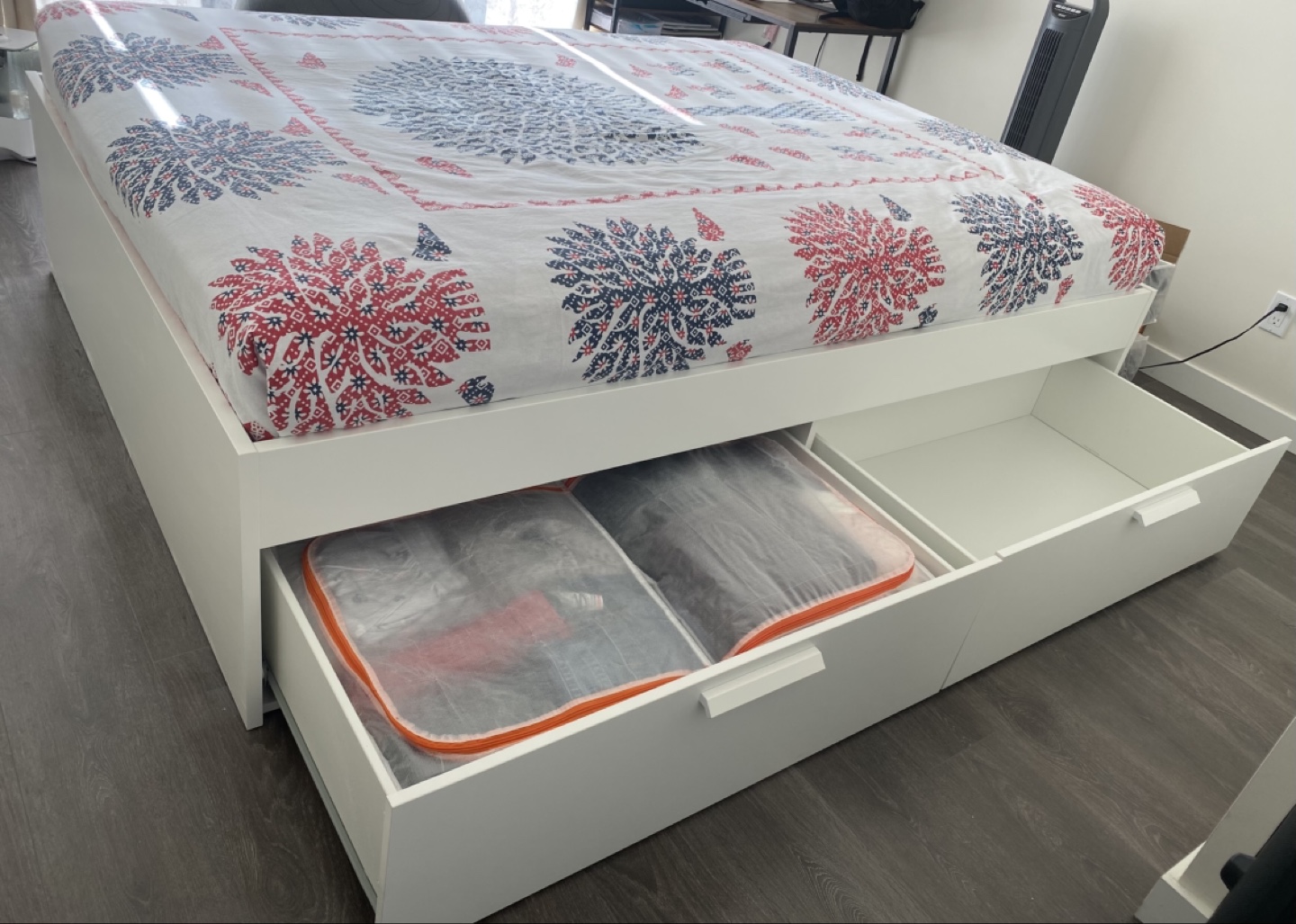 Bed frame with storage - queen - photo 2